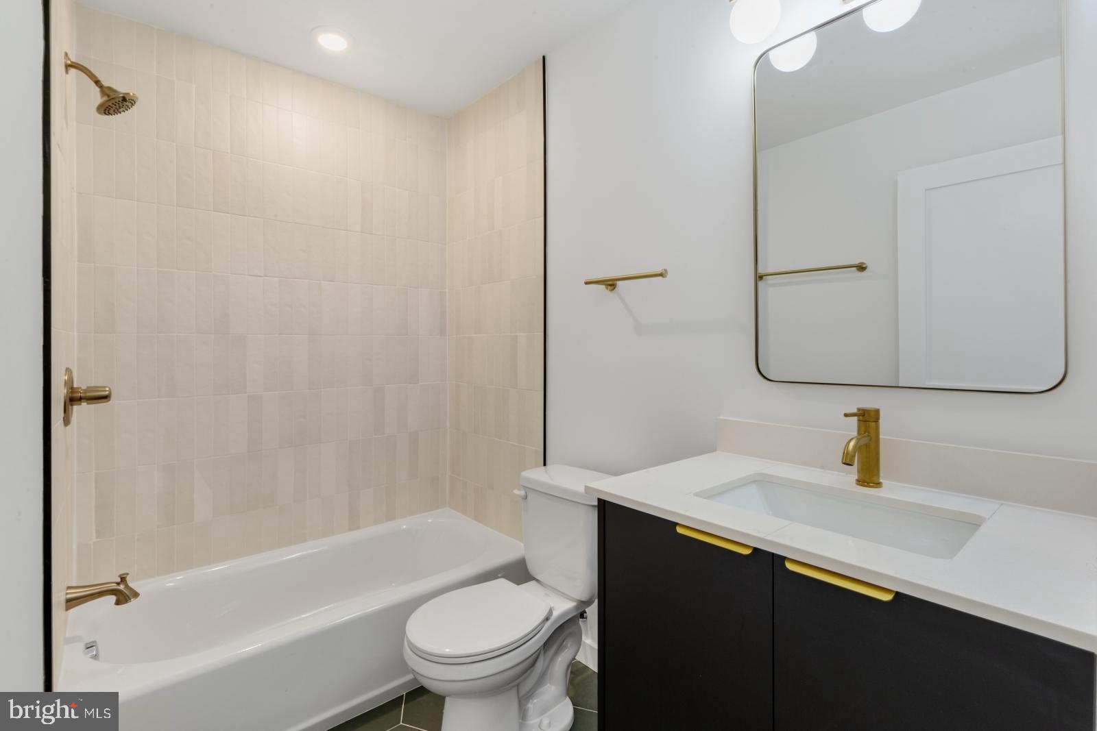 CENTER CITY - Residential Lease