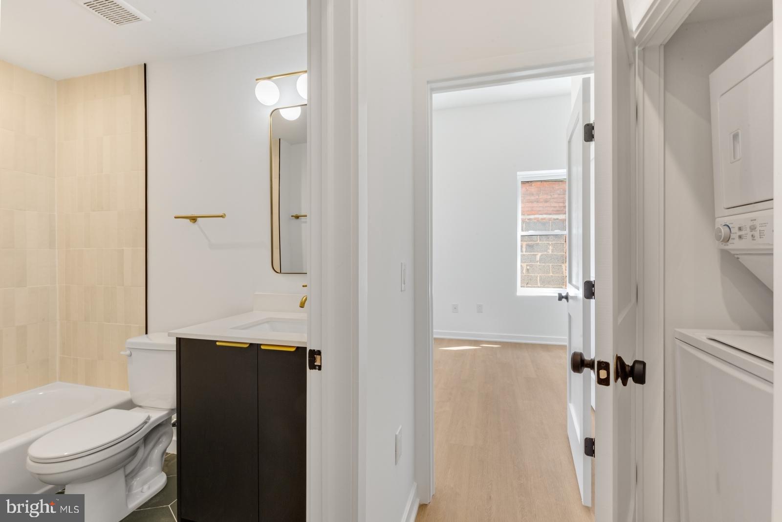 CENTER CITY - Residential Lease