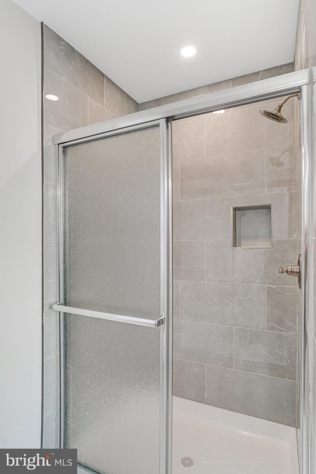 FIVE OAKS ESTATES - Residential