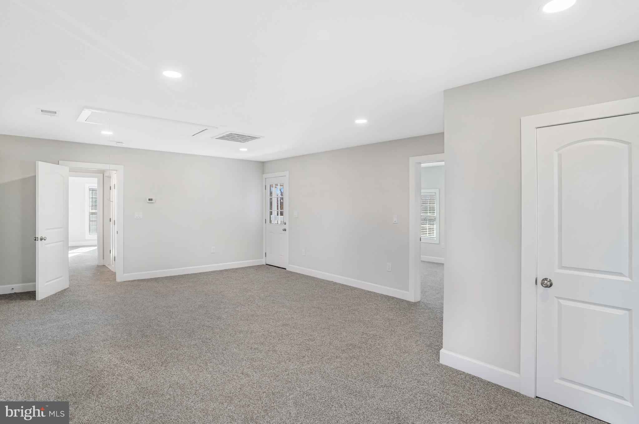 FIVE OAKS ESTATES - Residential