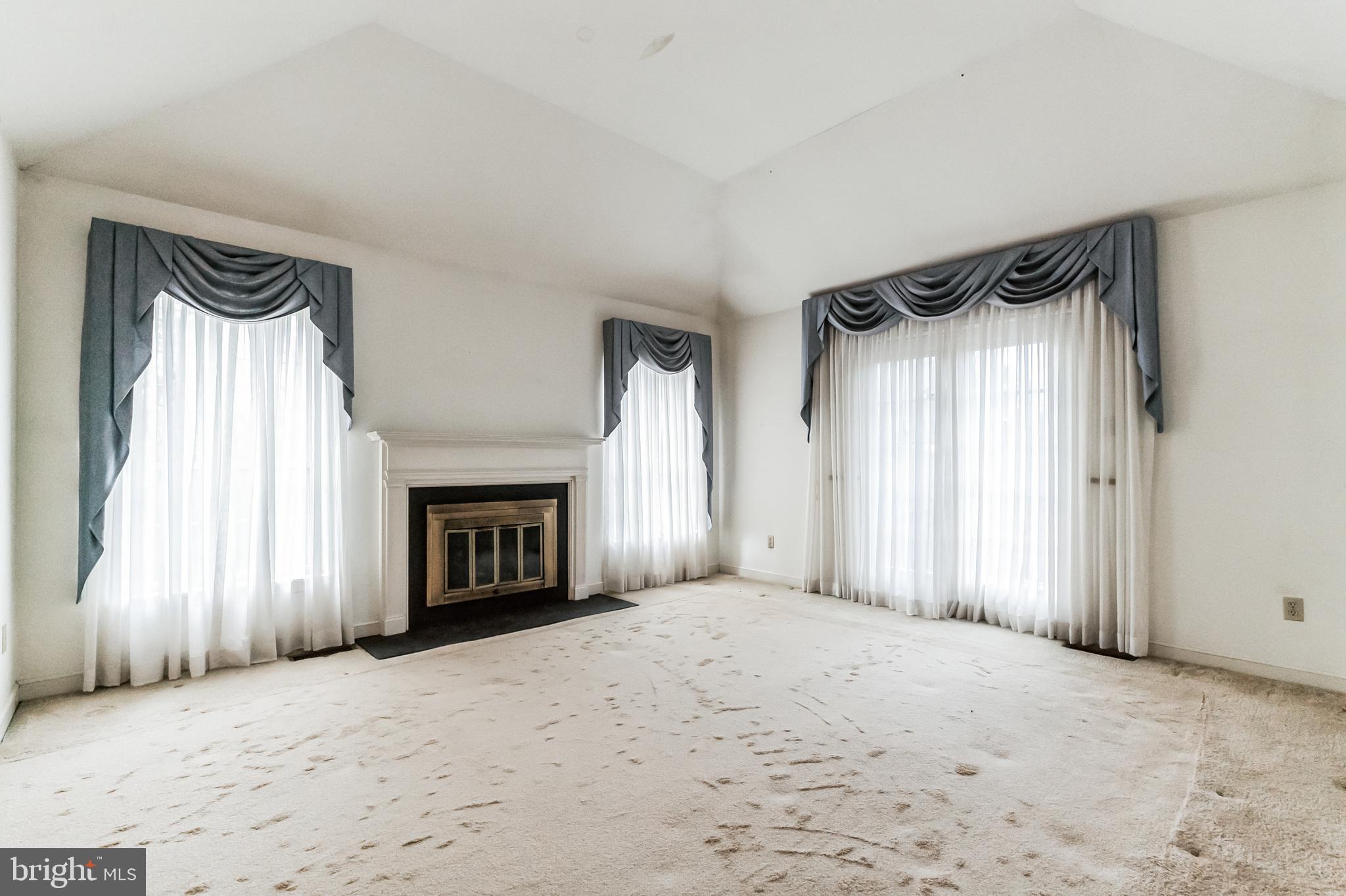 THE HIGHLANDS - Residential