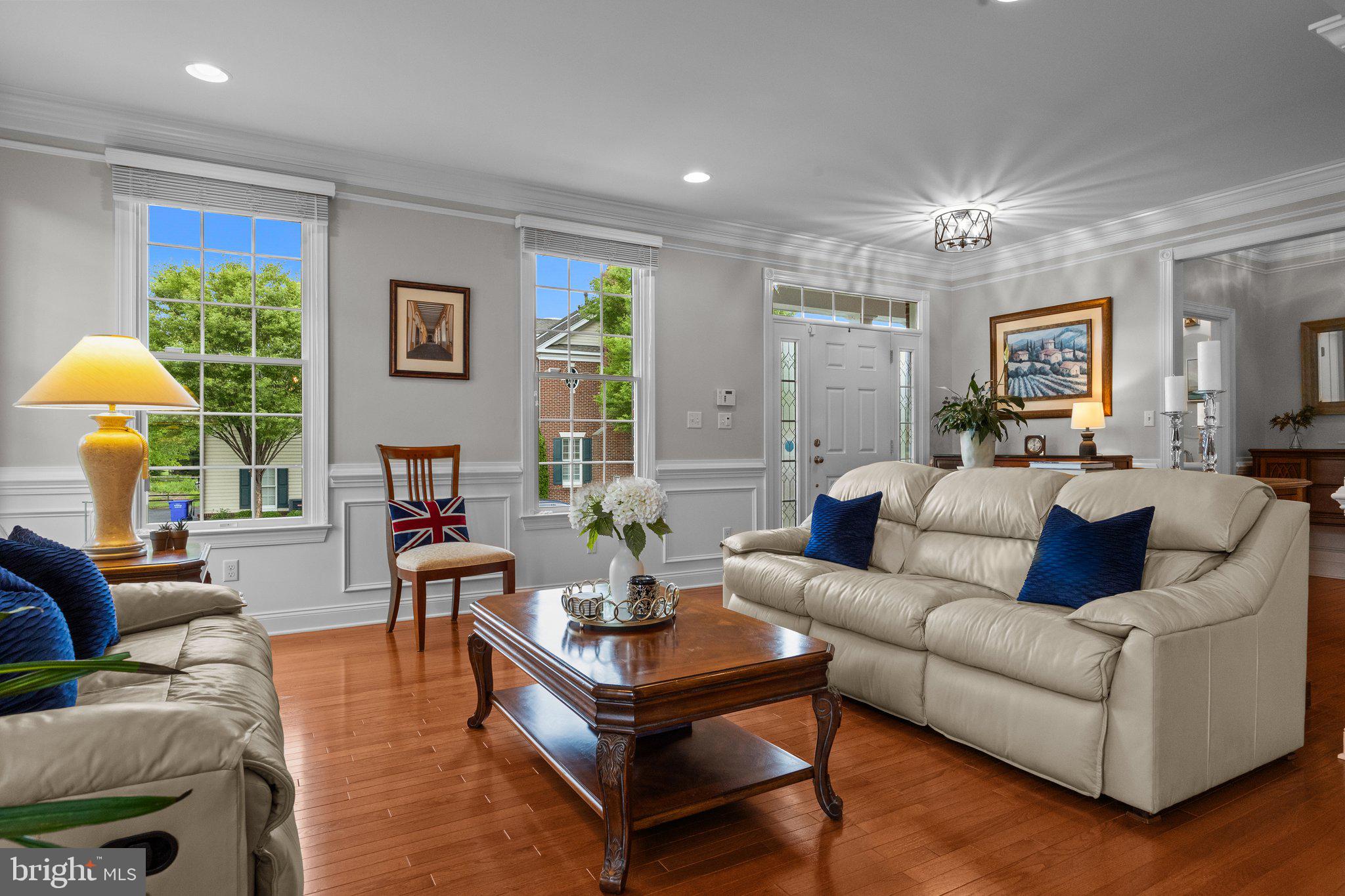 NEWTOWN WALK - Residential