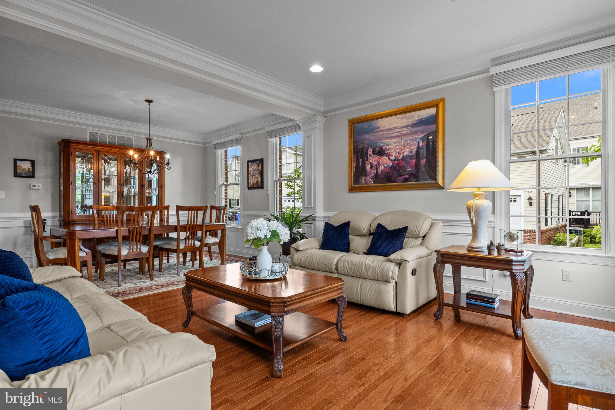 NEWTOWN WALK - Residential