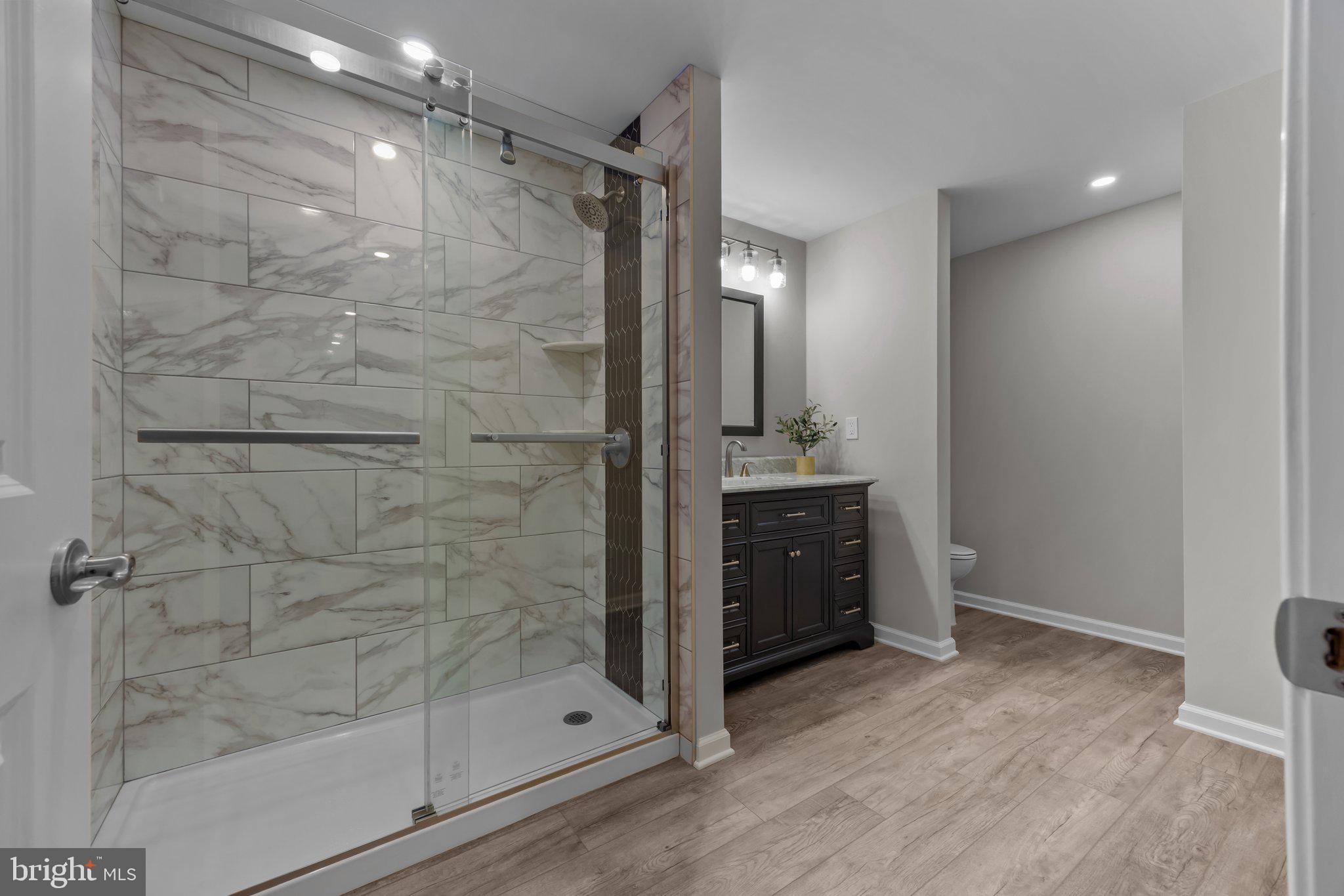 NEWTOWN WALK - Residential