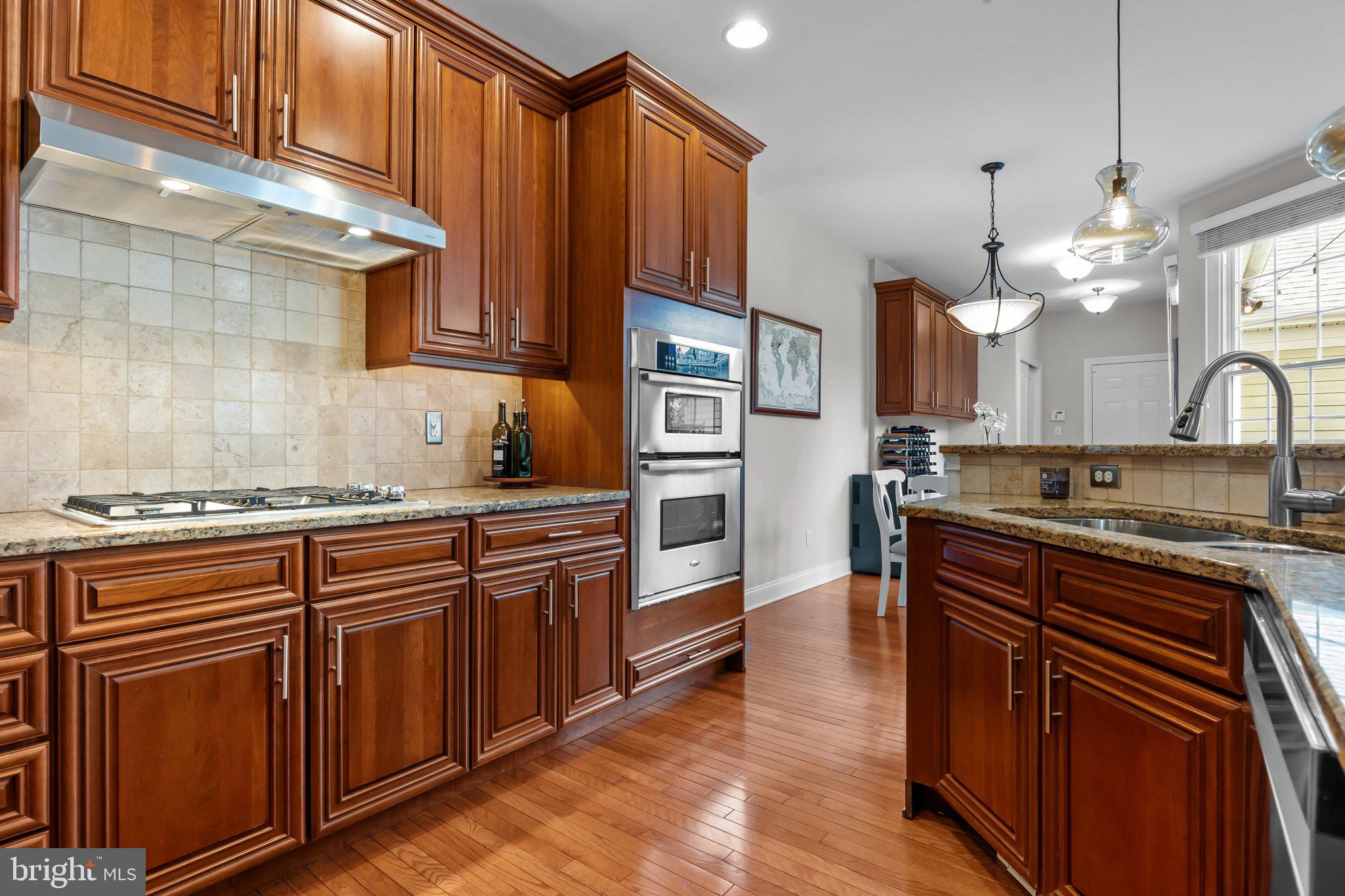 NEWTOWN WALK - Residential