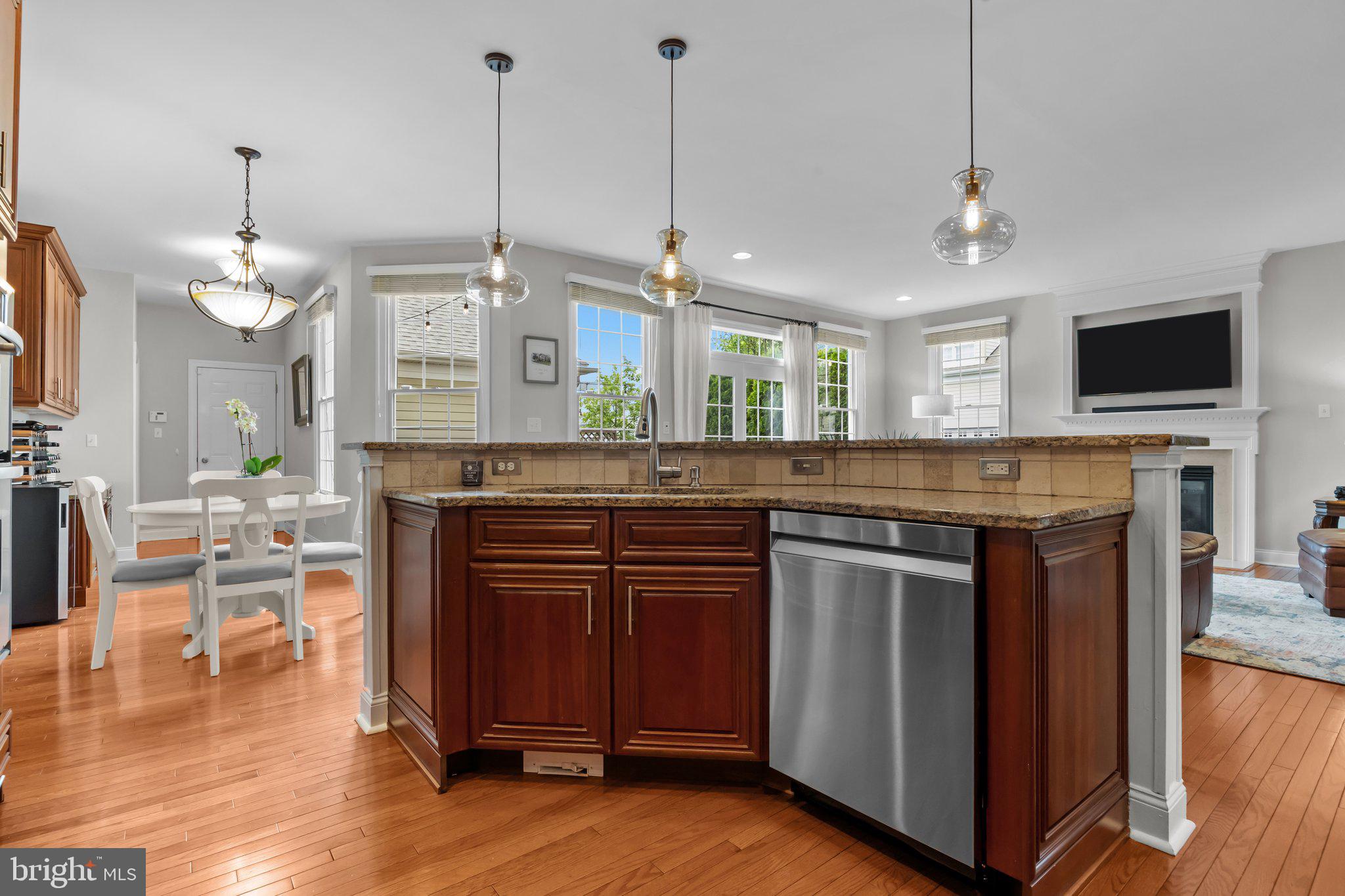 NEWTOWN WALK - Residential