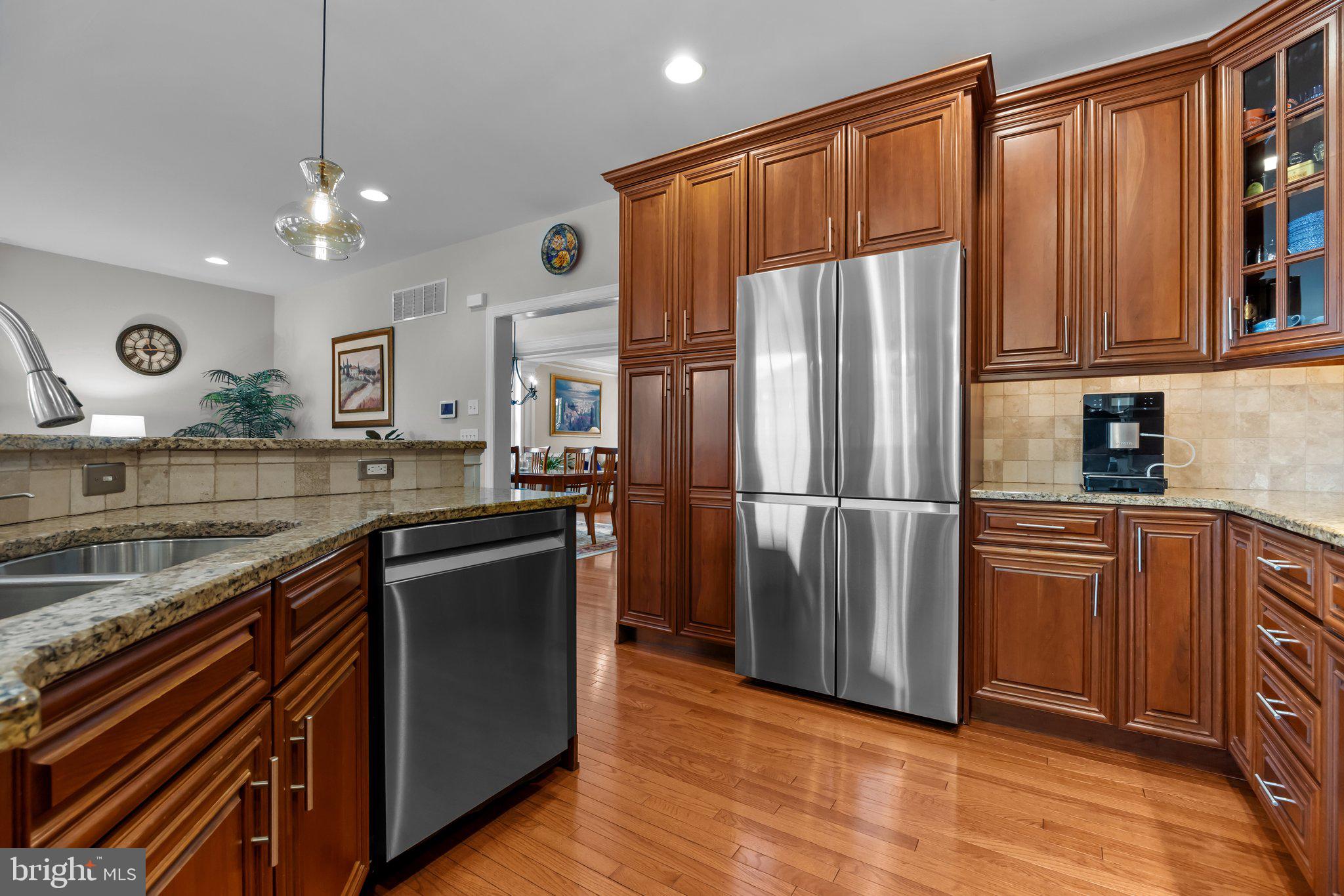 NEWTOWN WALK - Residential