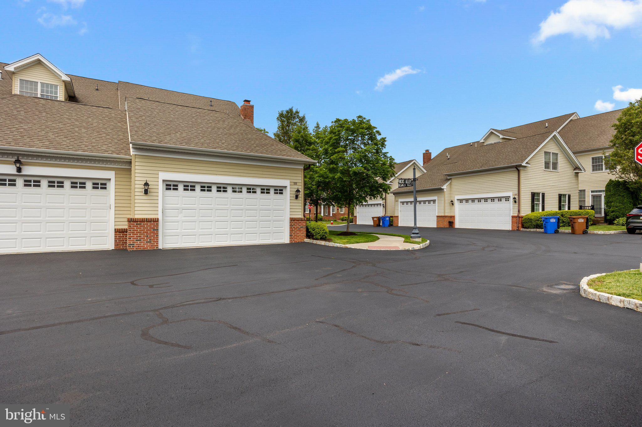 NEWTOWN WALK - Residential