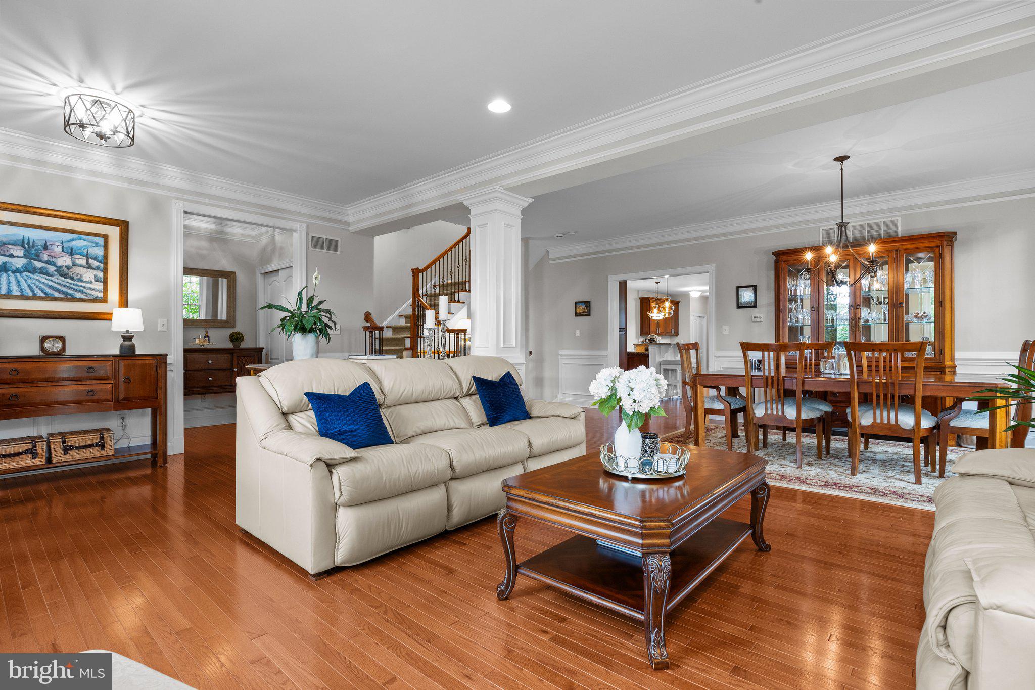 NEWTOWN WALK - Residential