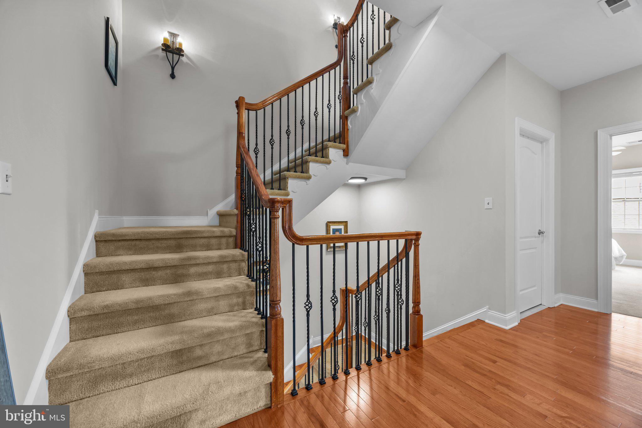 NEWTOWN WALK - Residential