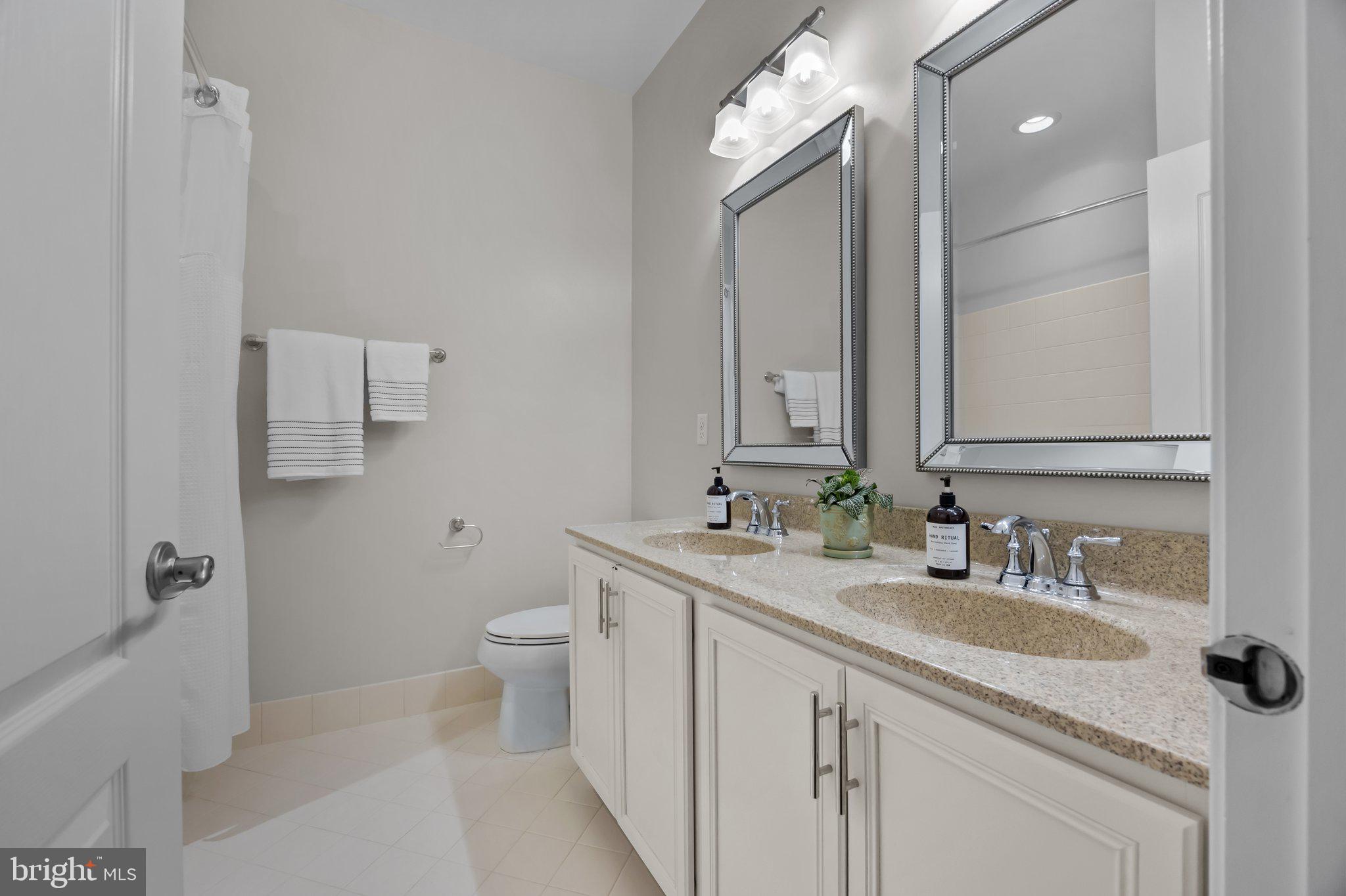 NEWTOWN WALK - Residential