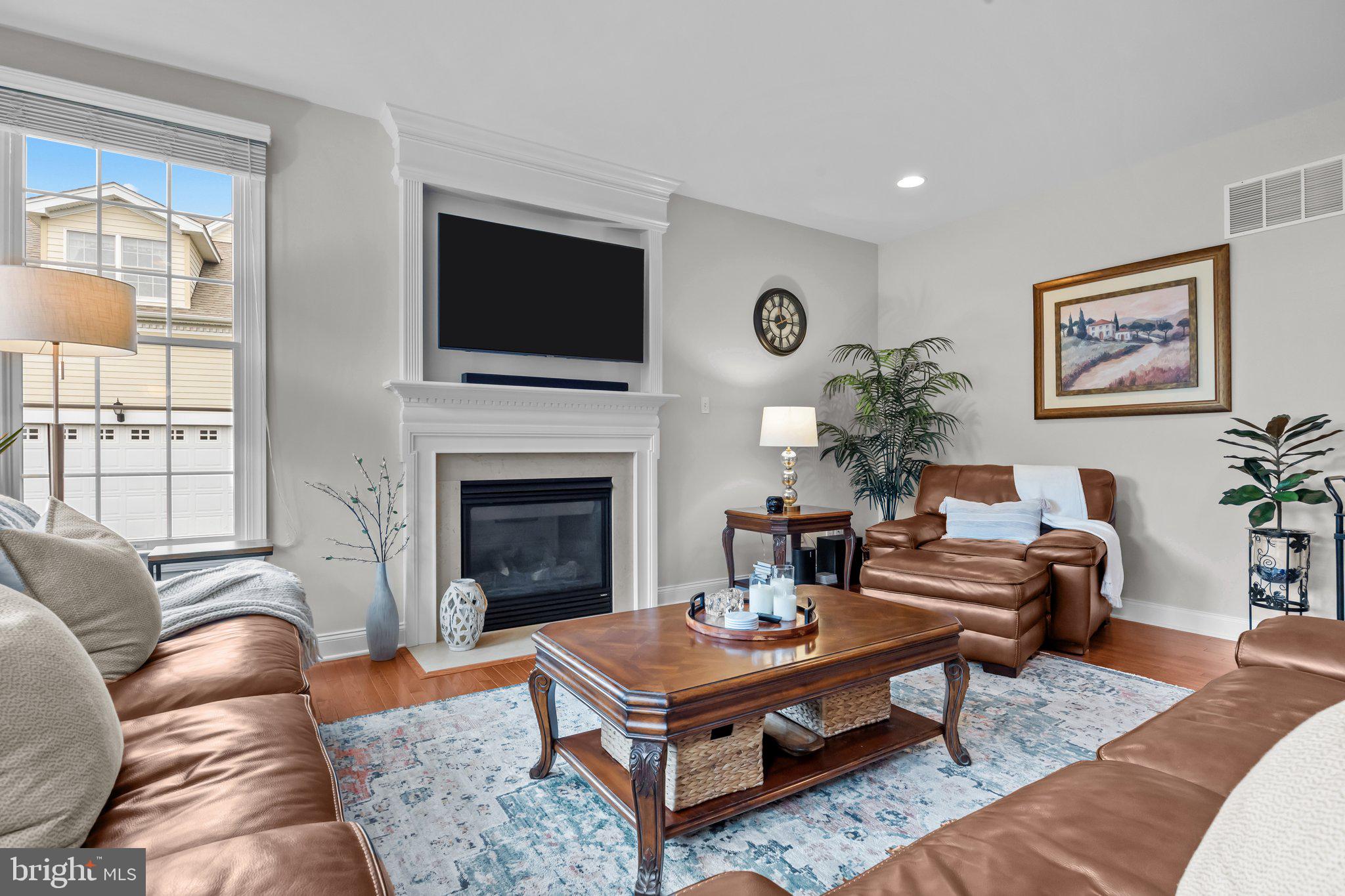 NEWTOWN WALK - Residential