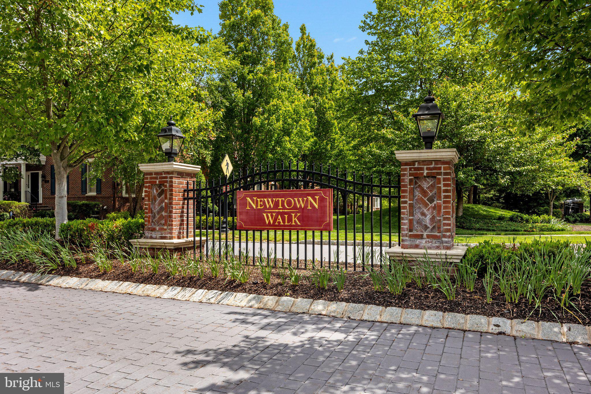 NEWTOWN WALK - Residential