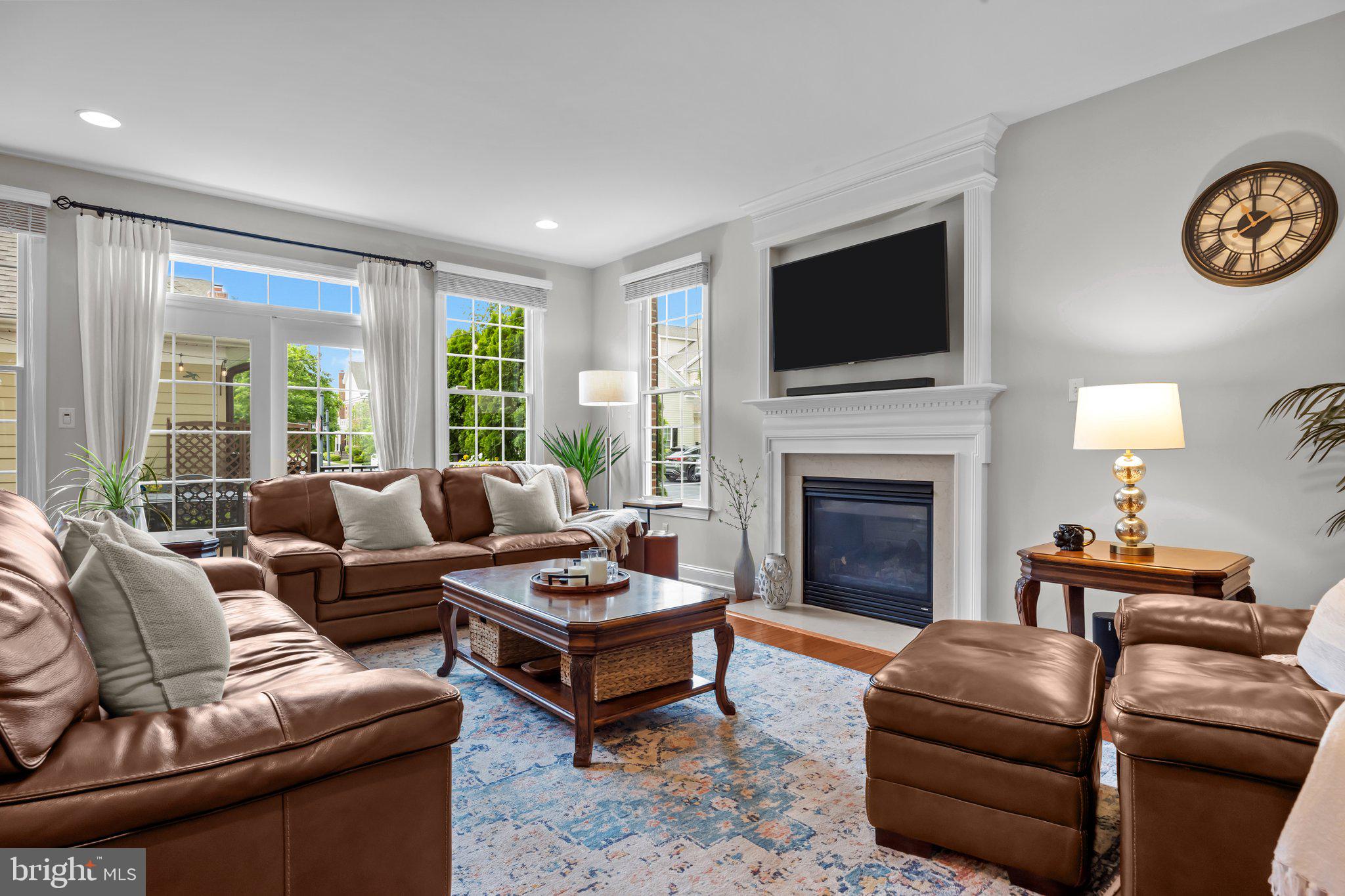 NEWTOWN WALK - Residential