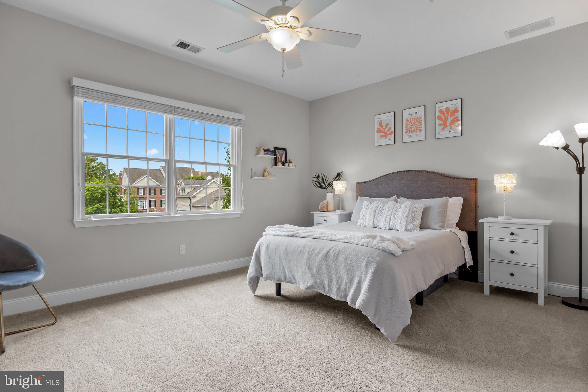 NEWTOWN WALK - Residential