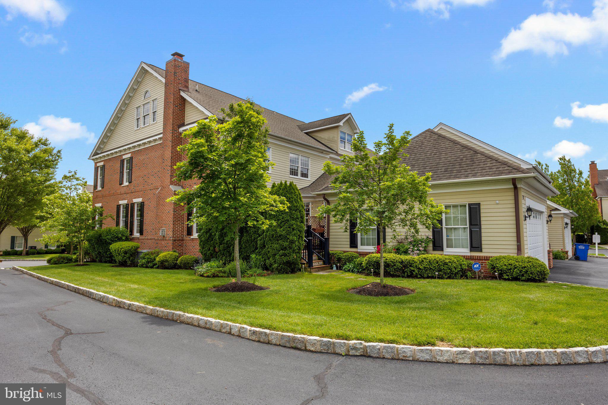 NEWTOWN WALK - Residential