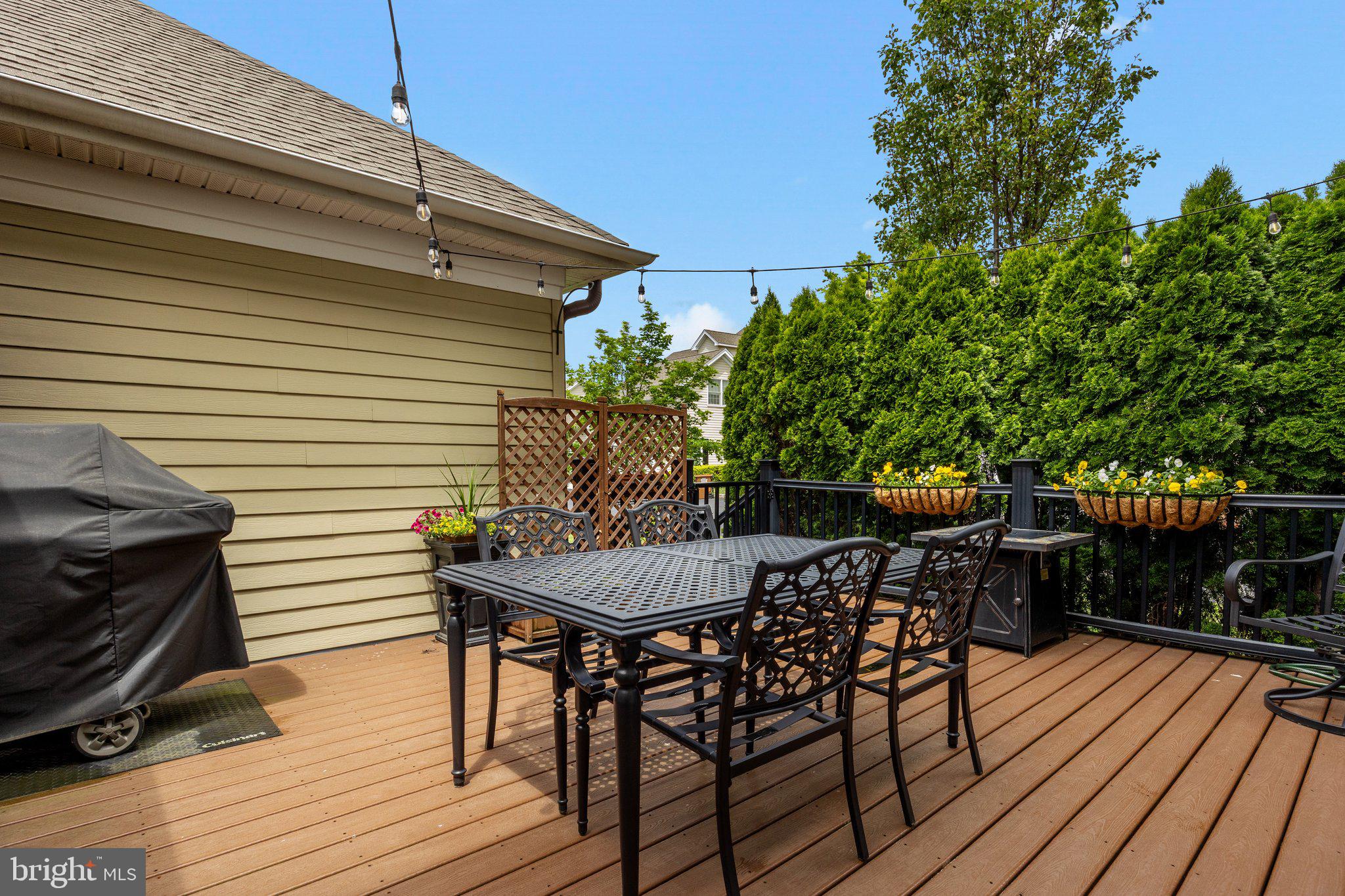 NEWTOWN WALK - Residential