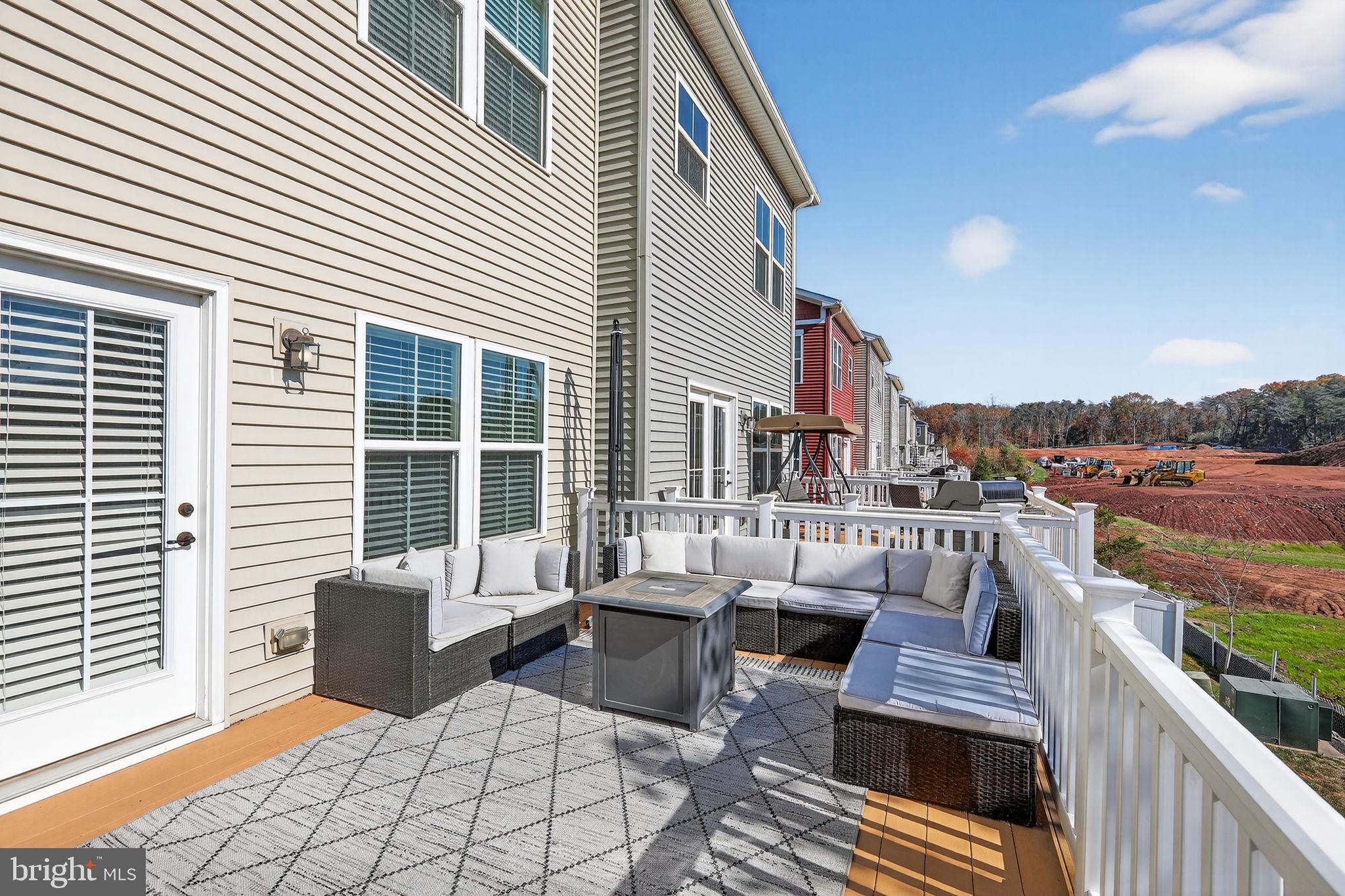 BRADLEY SQUARE - Residential