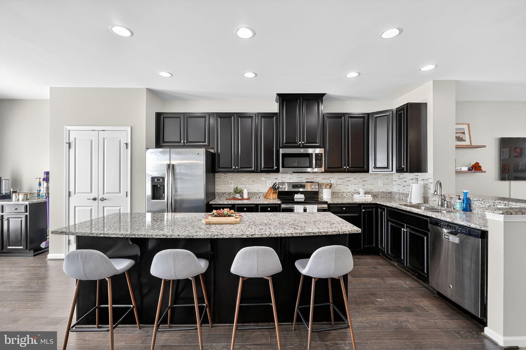 BRADLEY SQUARE - Residential