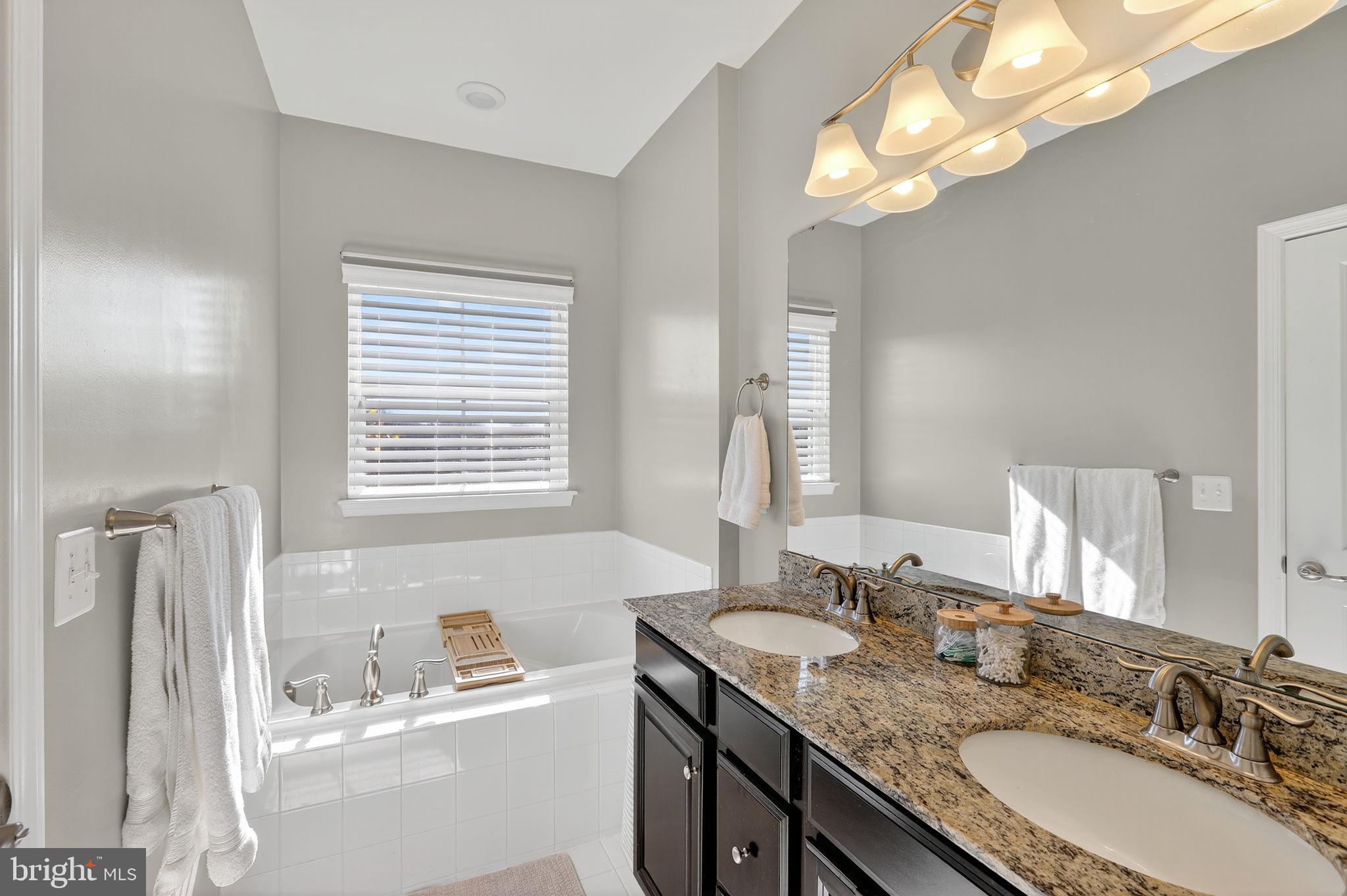 BRADLEY SQUARE - Residential