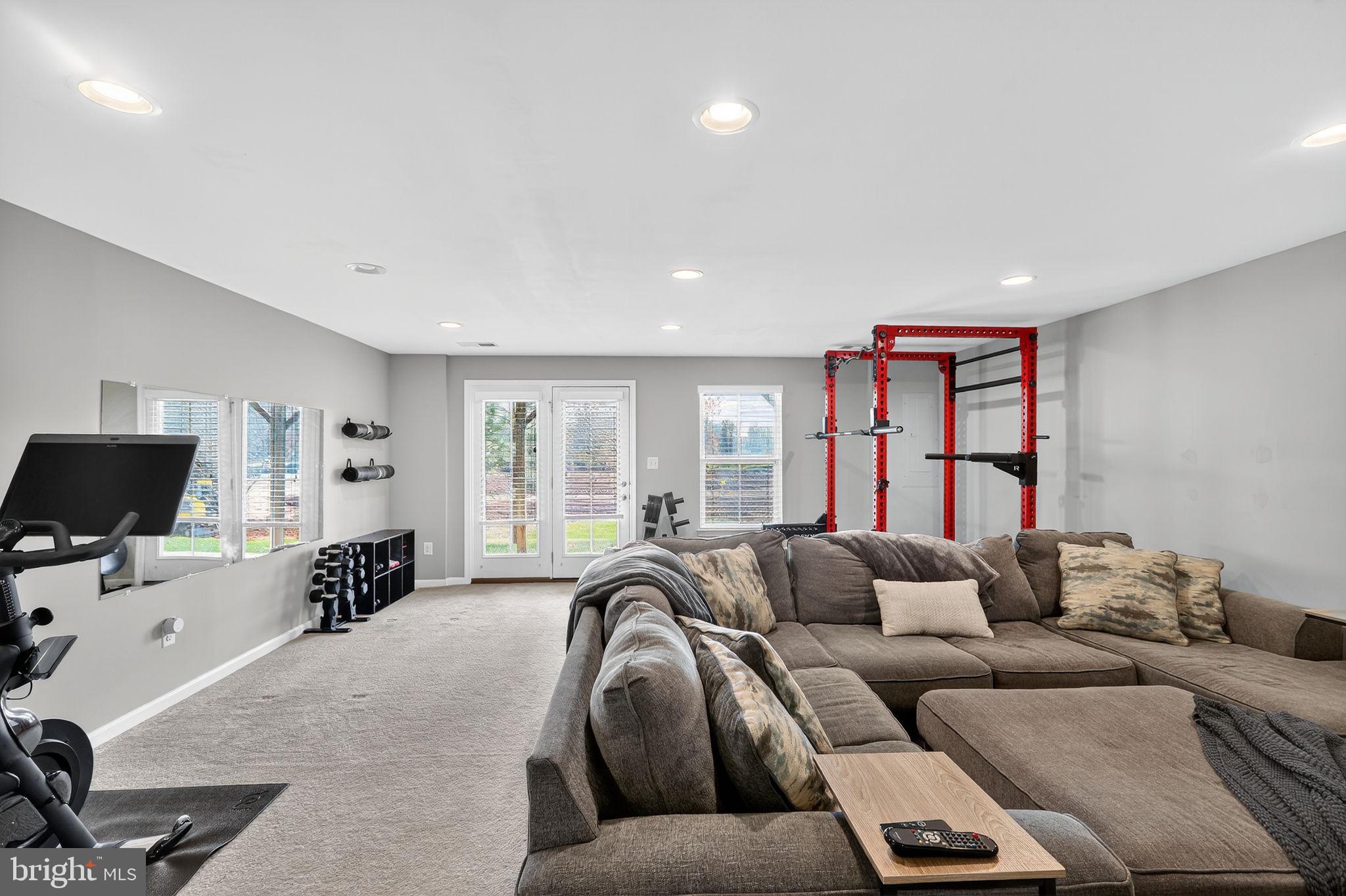 BRADLEY SQUARE - Residential