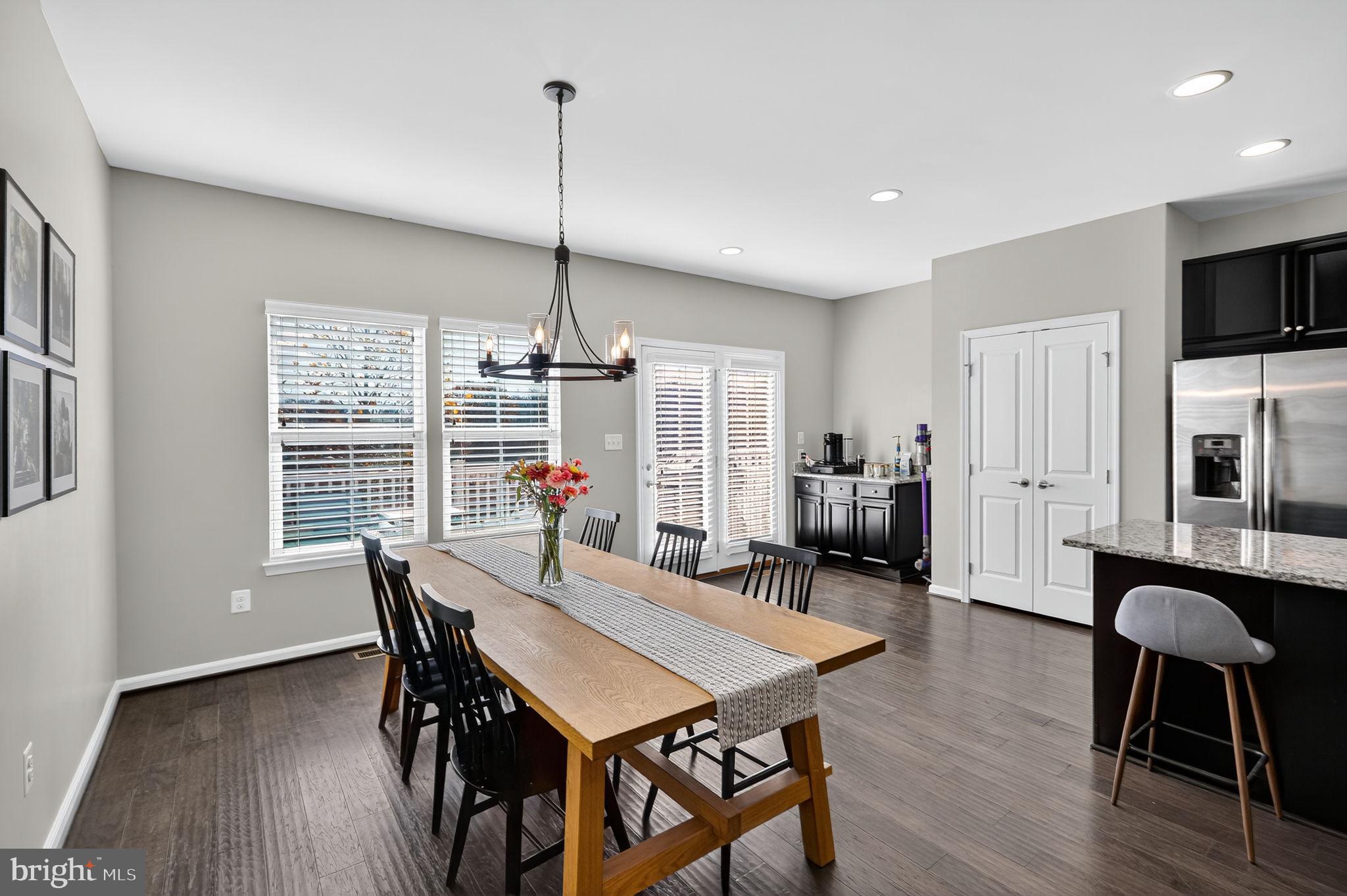 BRADLEY SQUARE - Residential