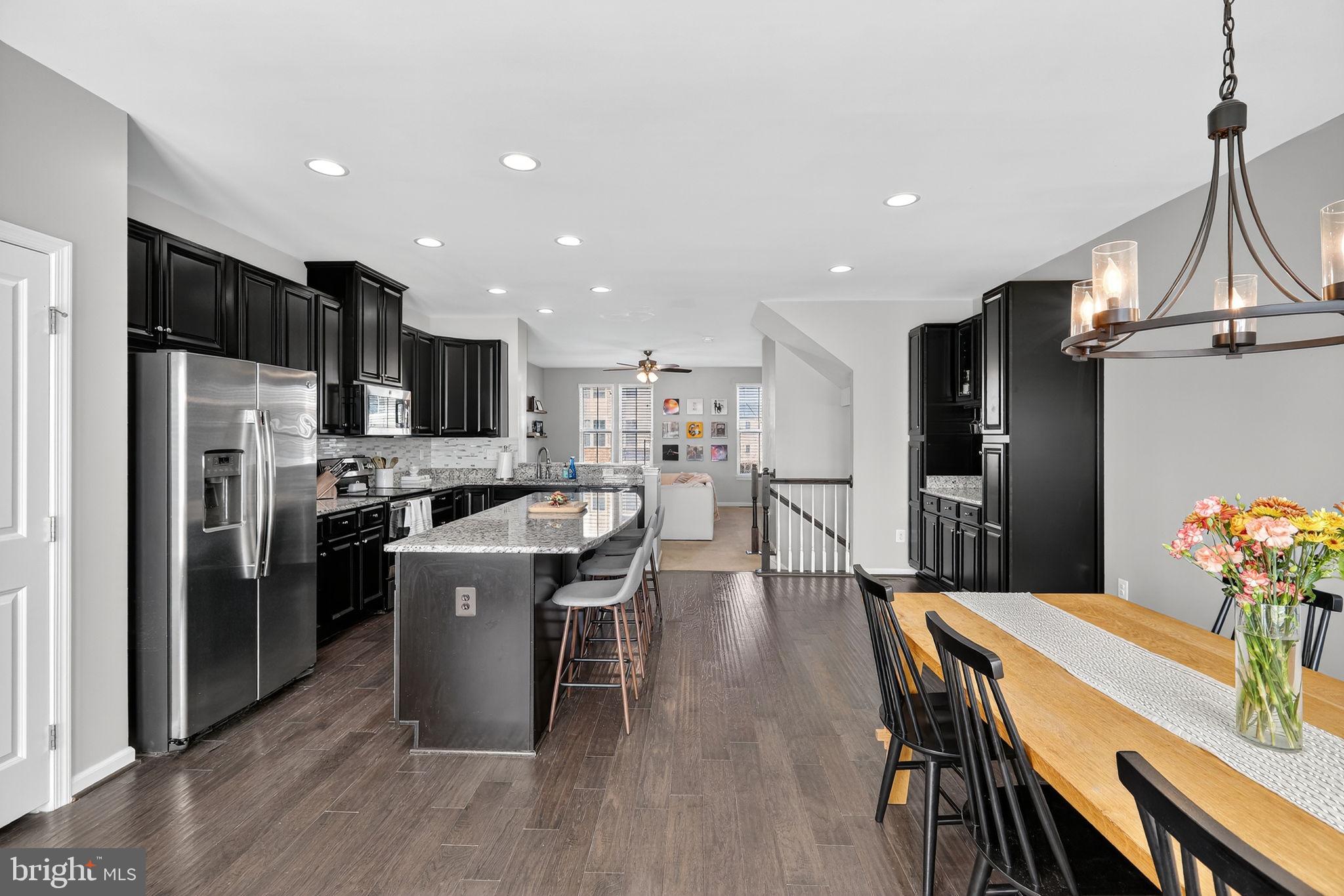 BRADLEY SQUARE - Residential