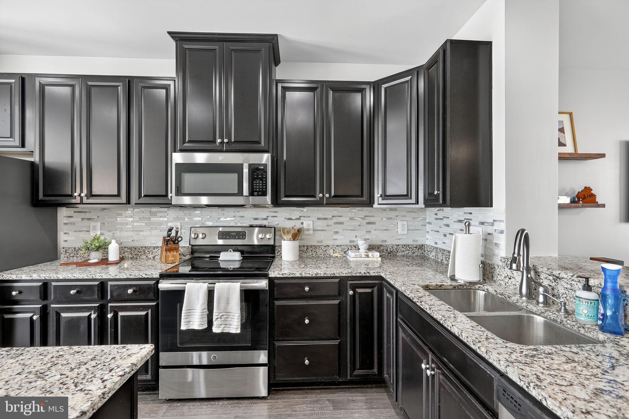 BRADLEY SQUARE - Residential