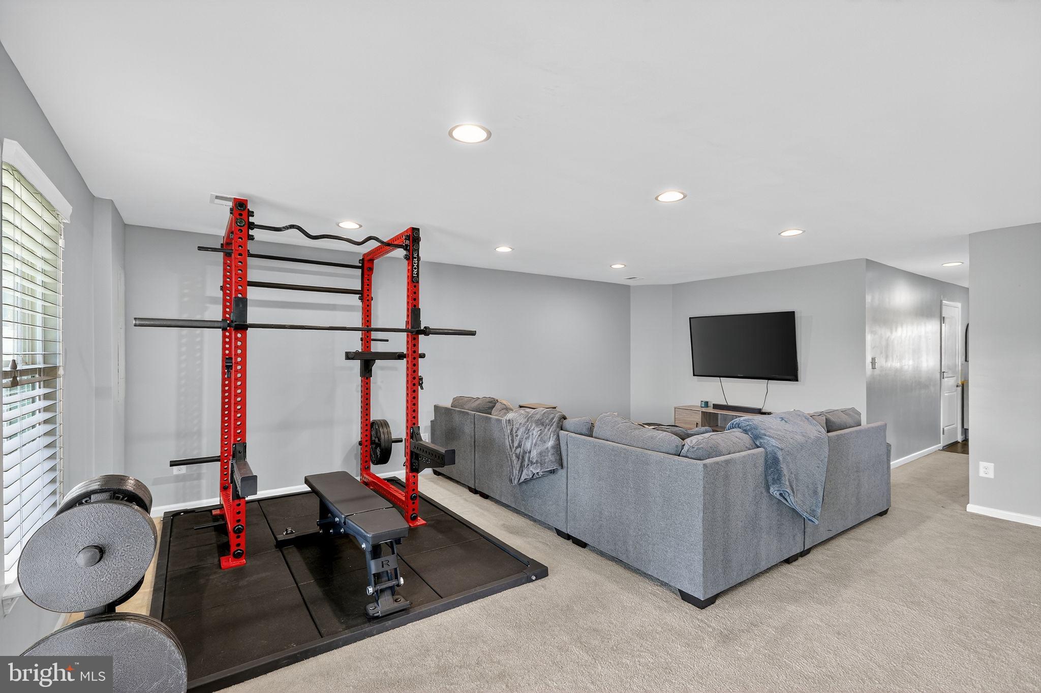 BRADLEY SQUARE - Residential