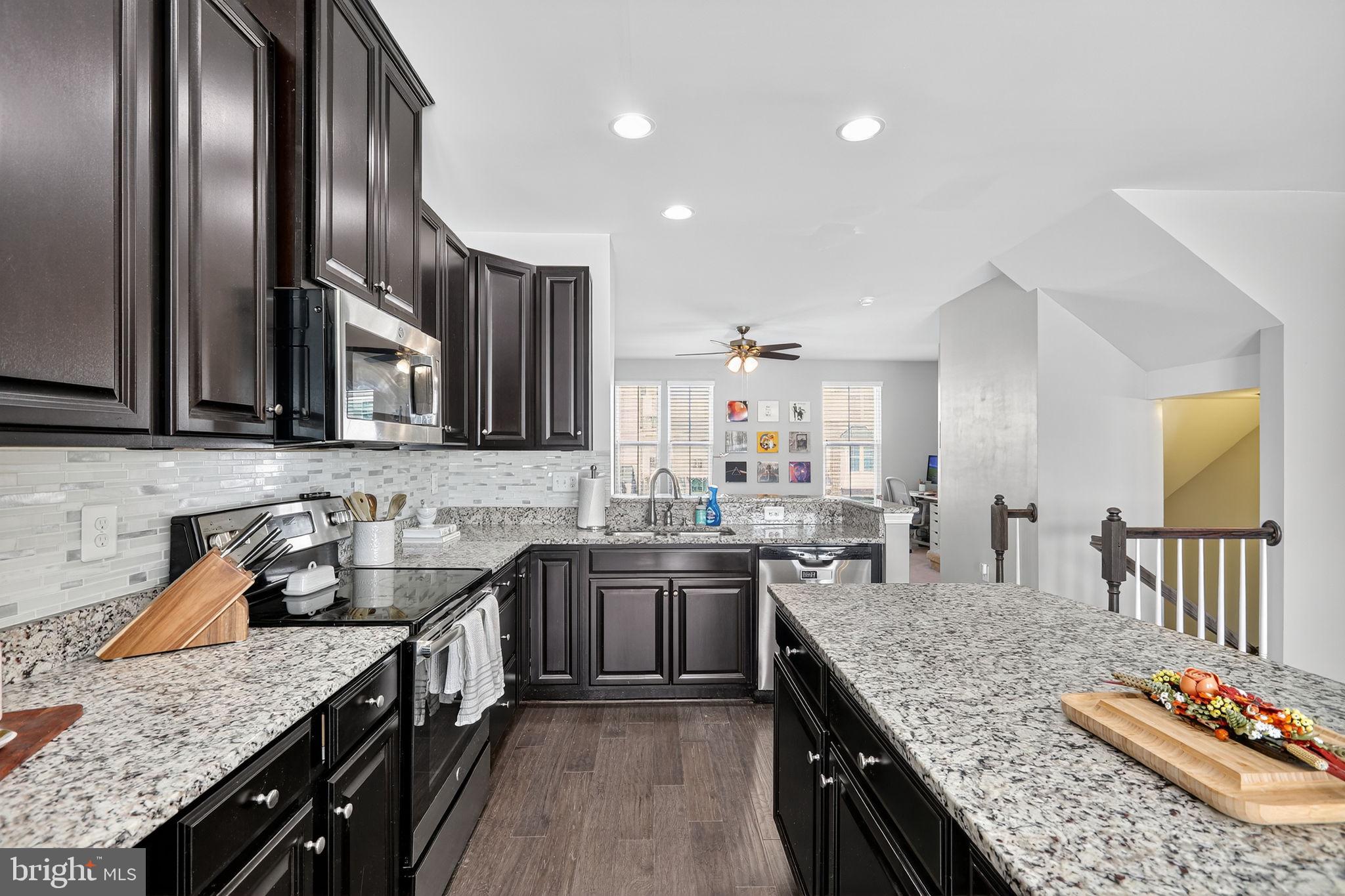 BRADLEY SQUARE - Residential