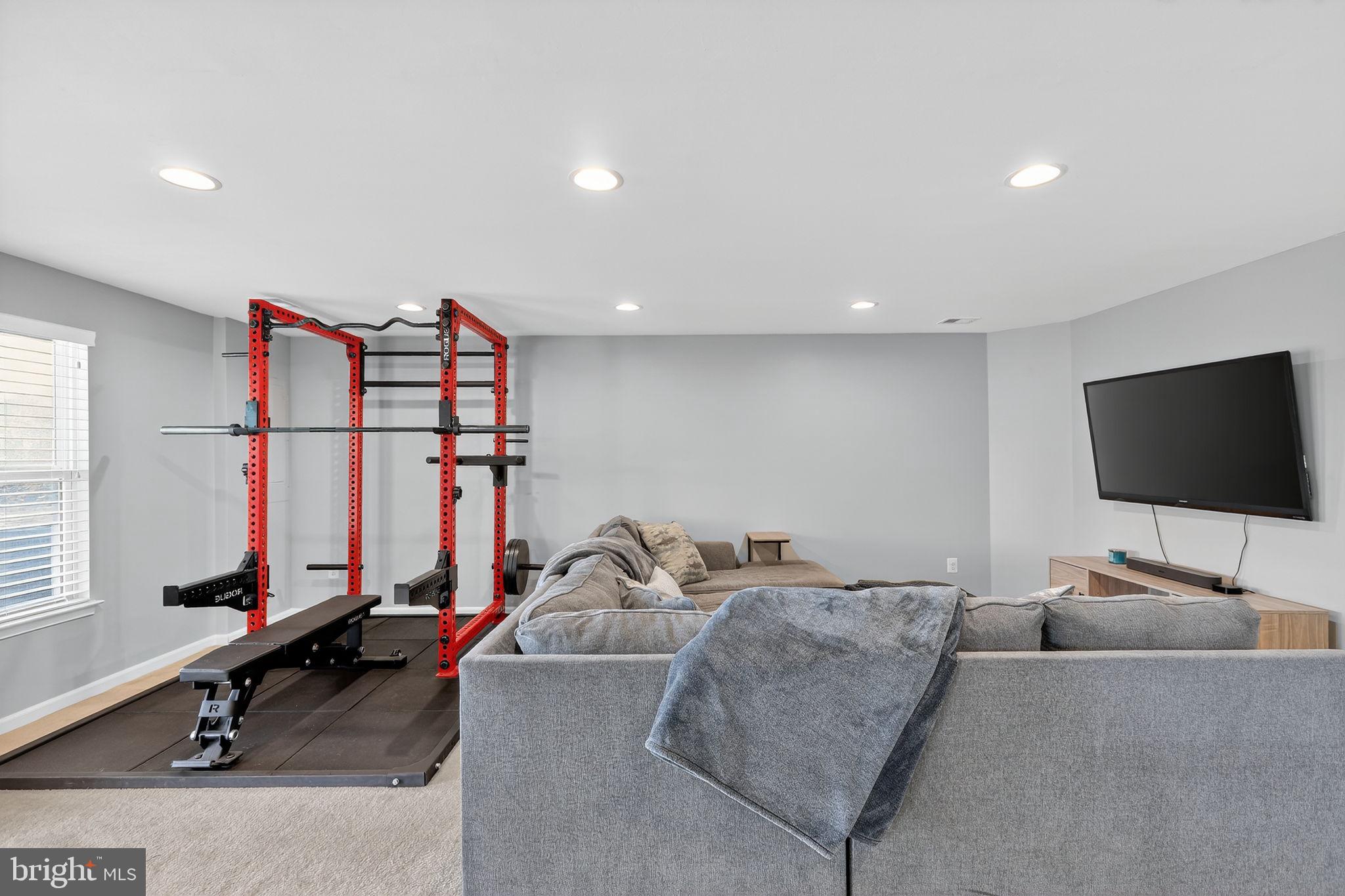 BRADLEY SQUARE - Residential