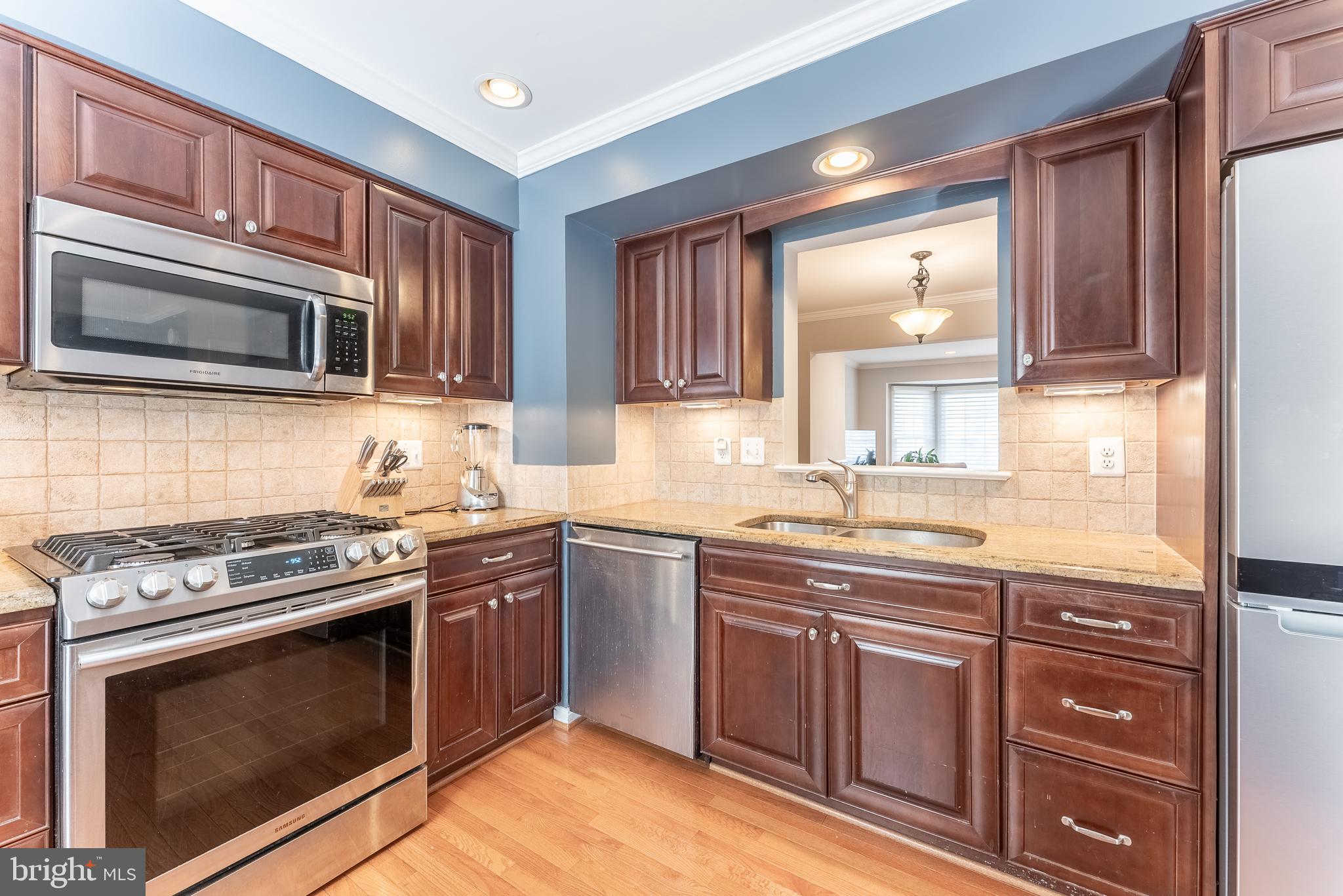 LANDSDOWNE - Residential