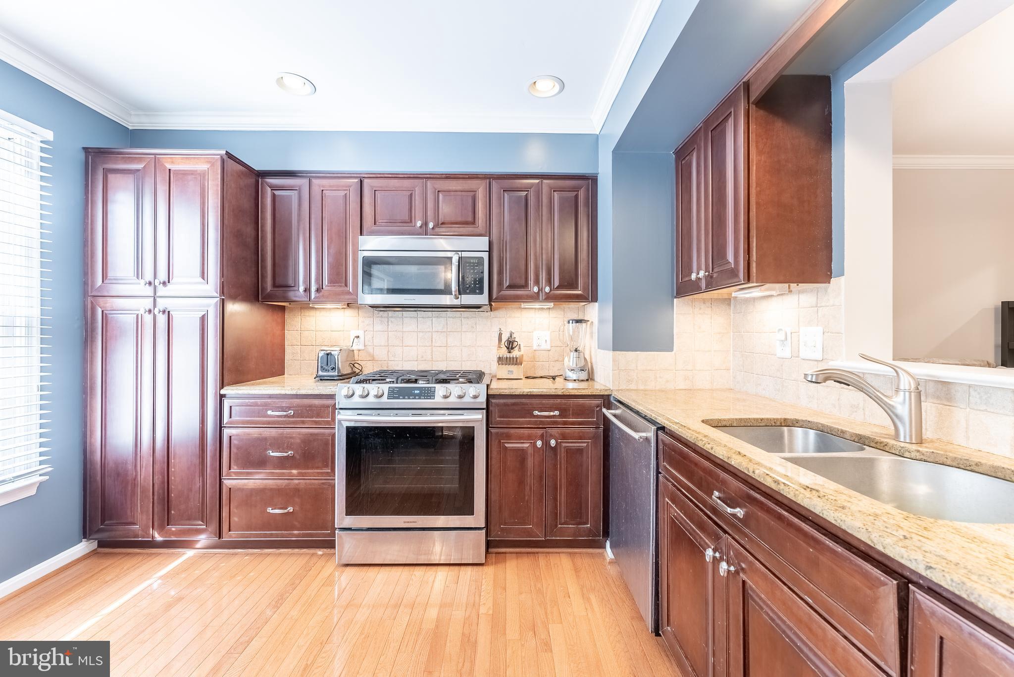 LANDSDOWNE - Residential