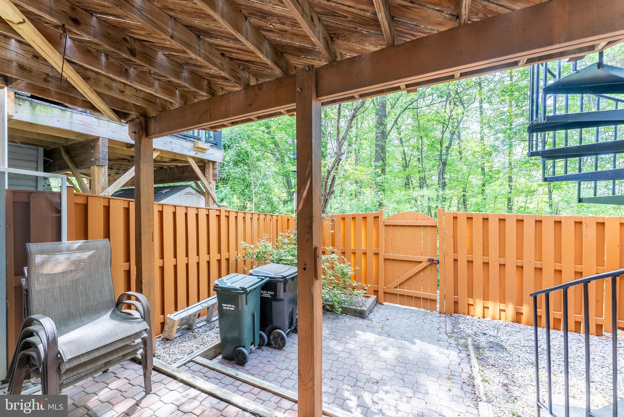 LANDSDOWNE - Residential