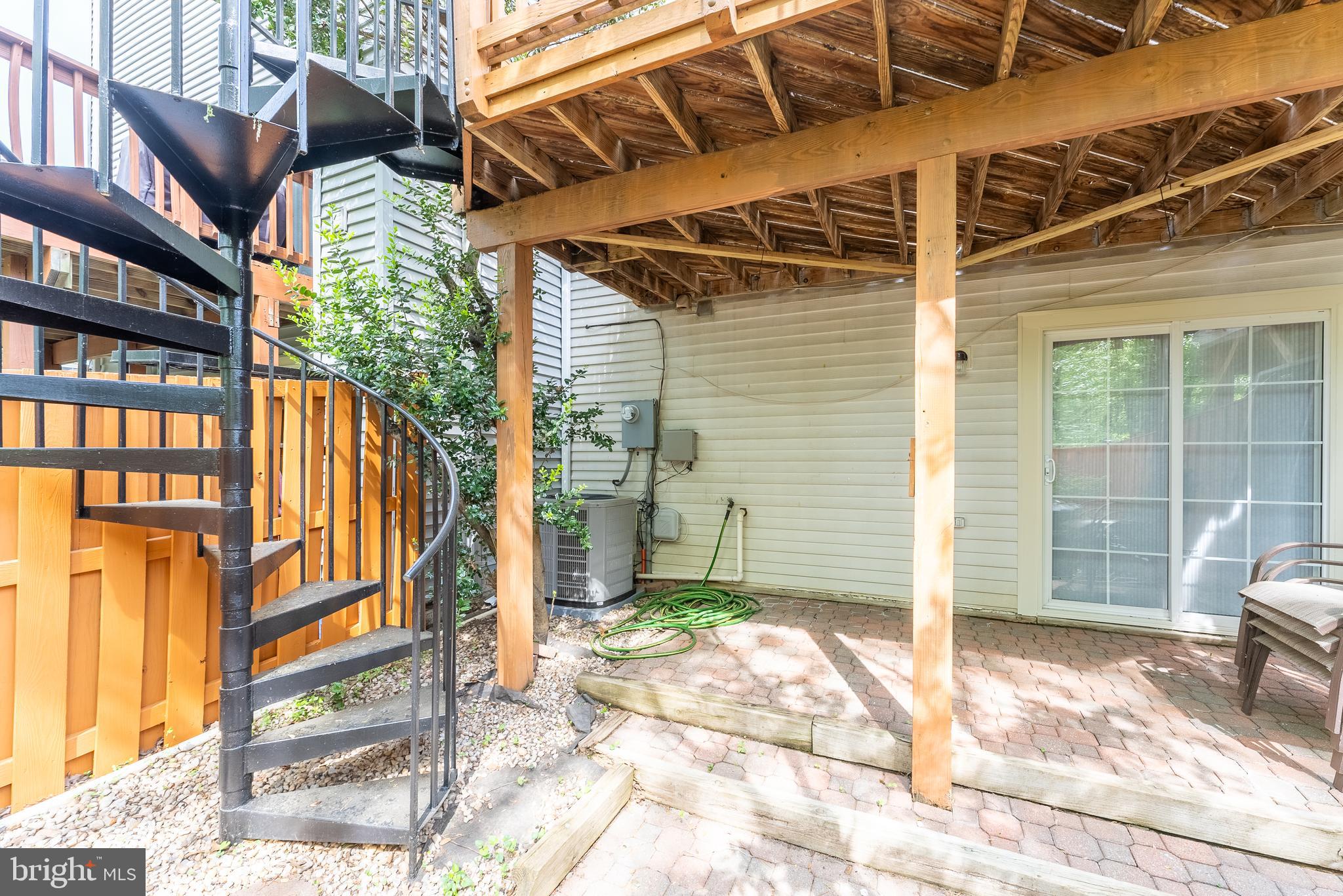 LANDSDOWNE - Residential