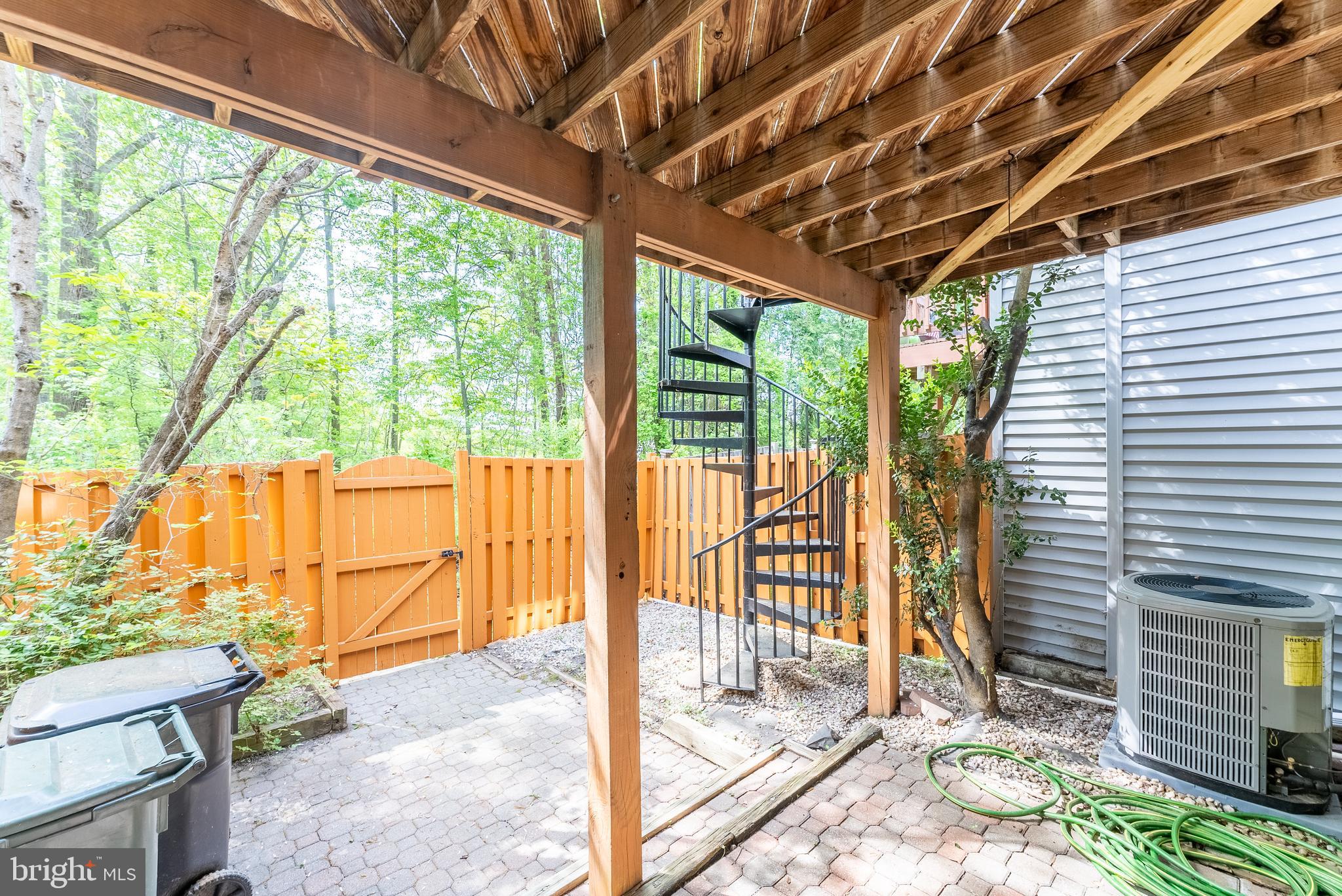 LANDSDOWNE - Residential