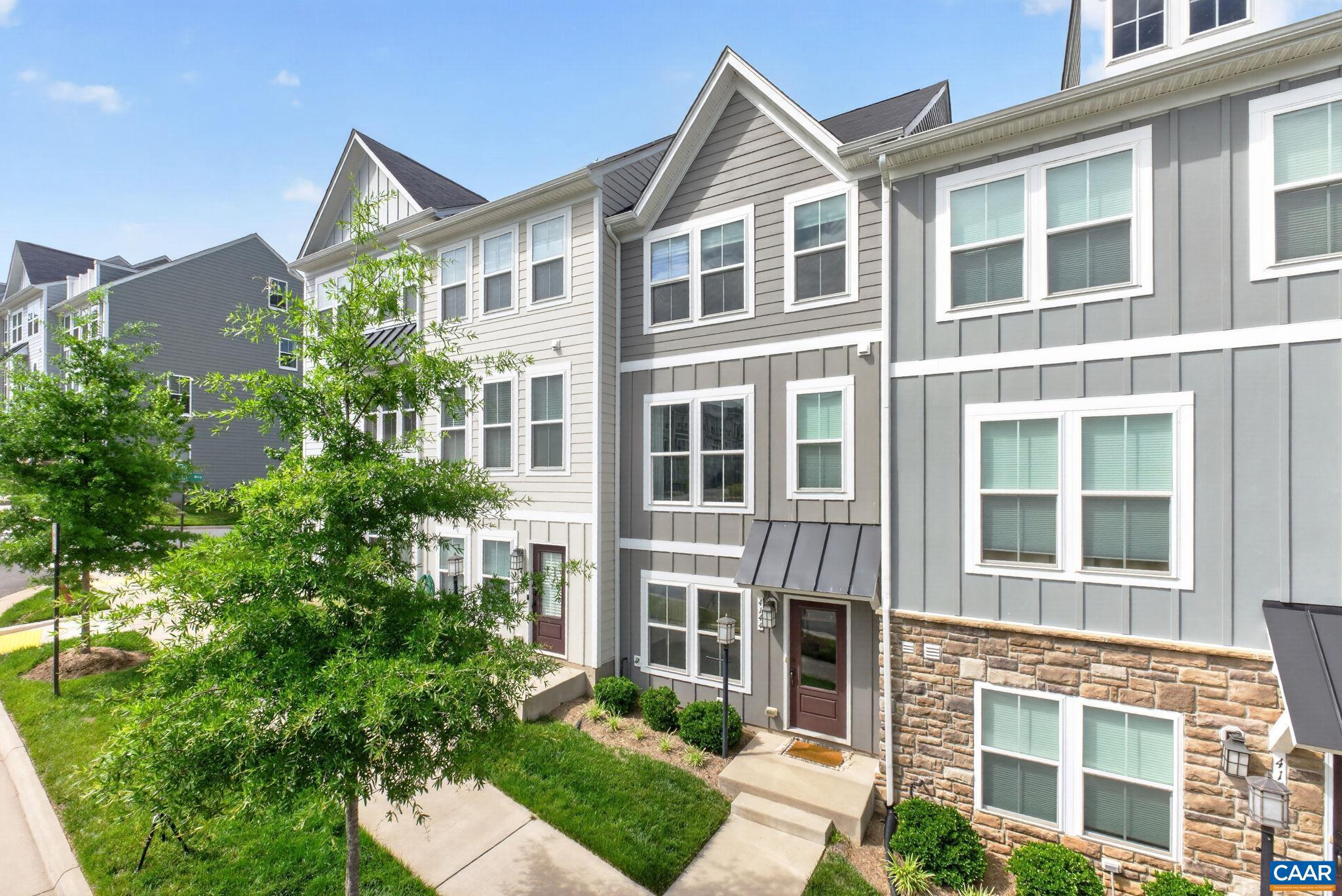 4144 DAUPHIN DR