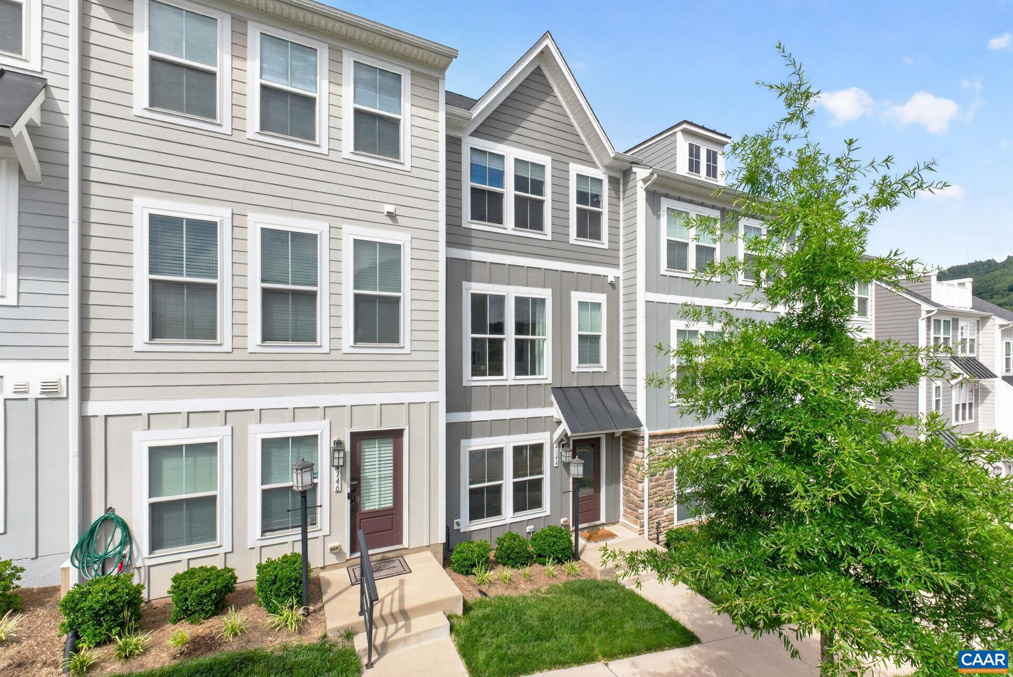 4144 DAUPHIN DR