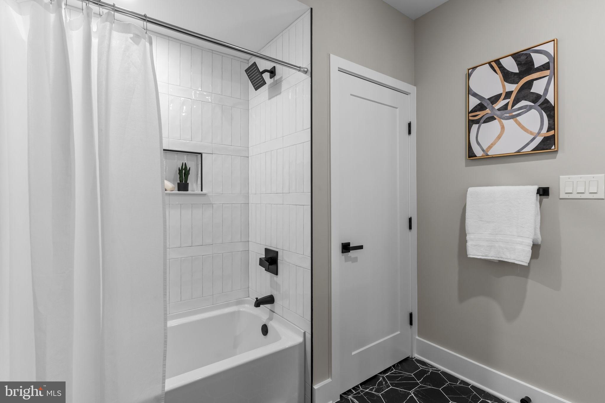 OLDE KENSINGTON - Residential