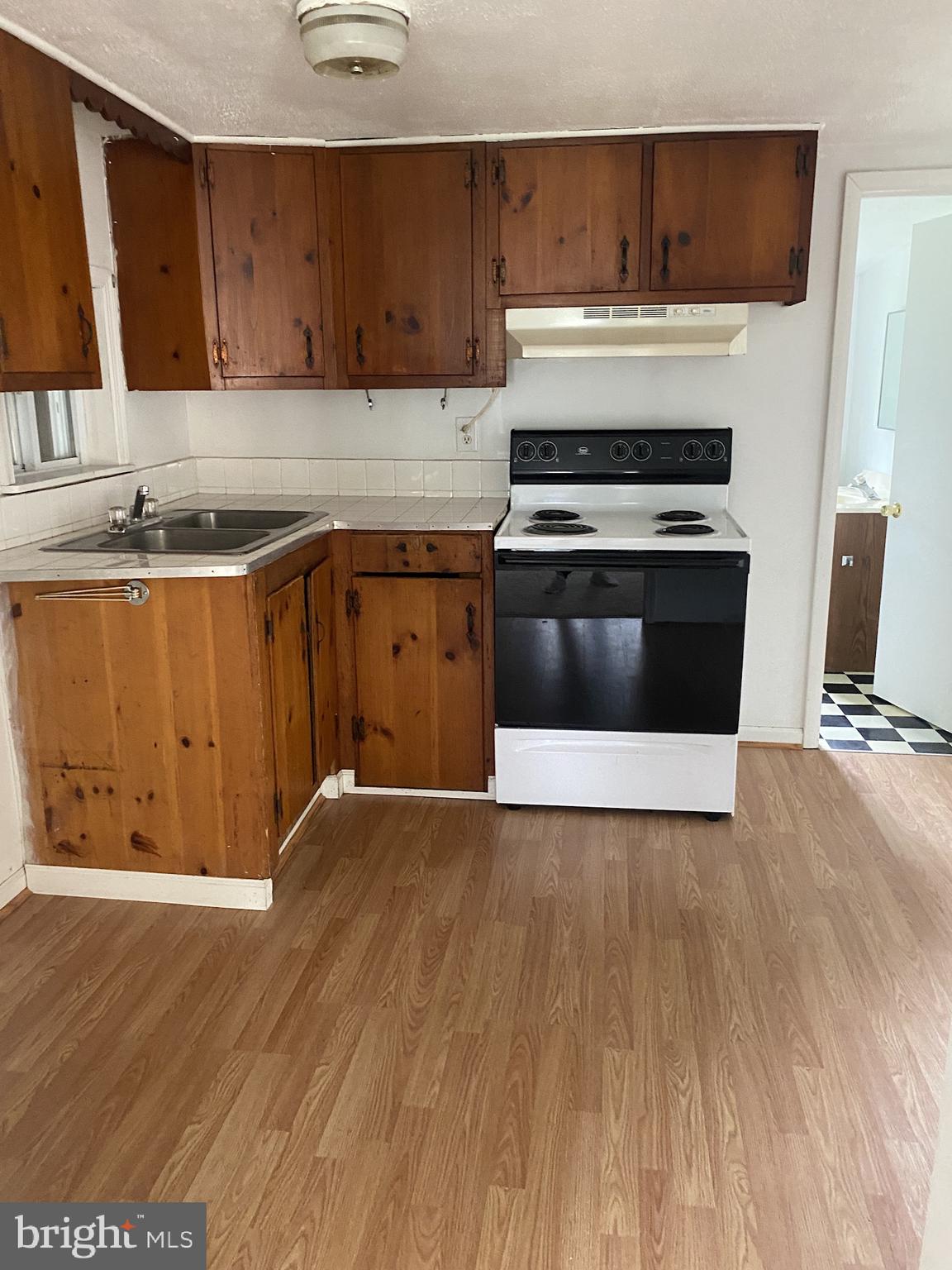 C M LOCKHART - Residential