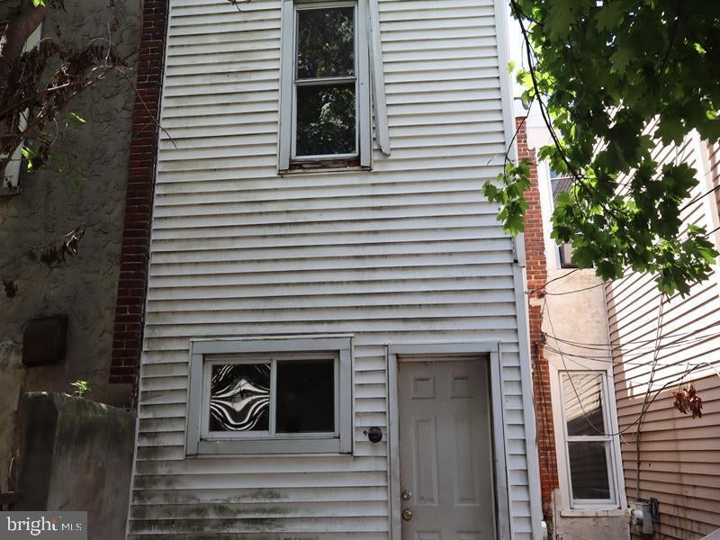 2043 GRANITE STREET