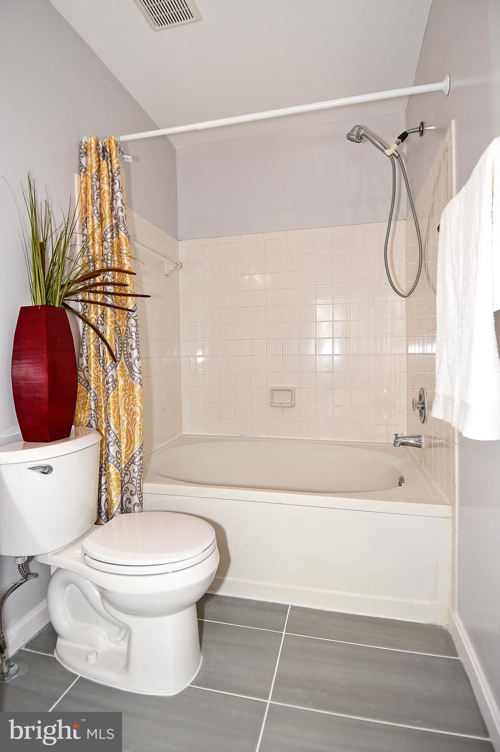 KINGSTOWNE - Residential