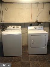 POMPONIOS BEL AIR - Residential Lease