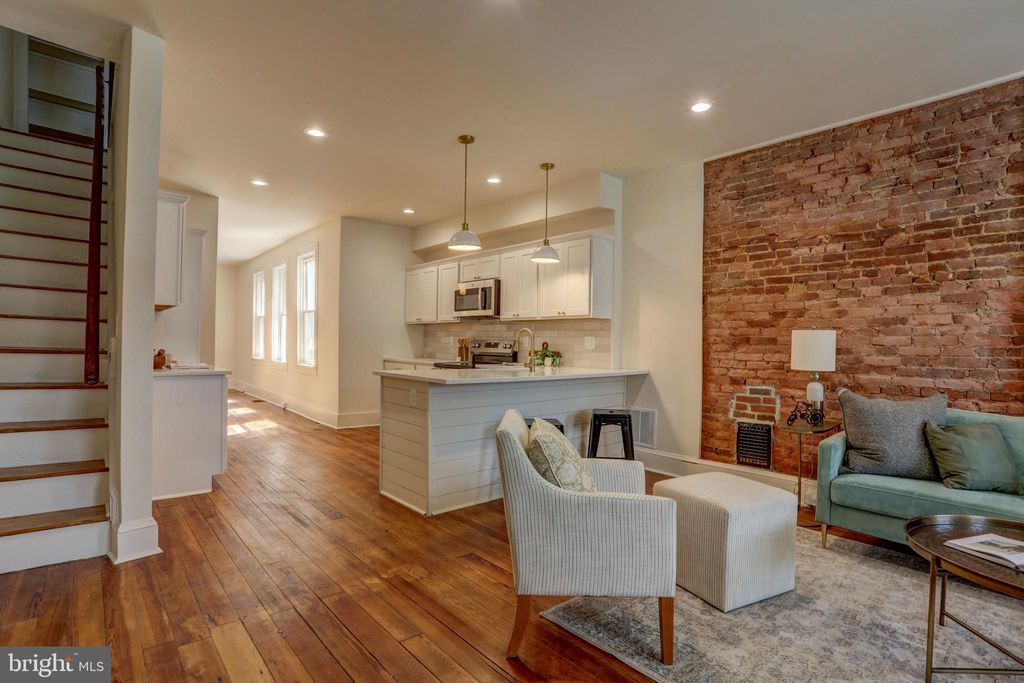 Photo of 410 E Ross Street, Lancaster, PA 17602 (MLS # PALA2054374)