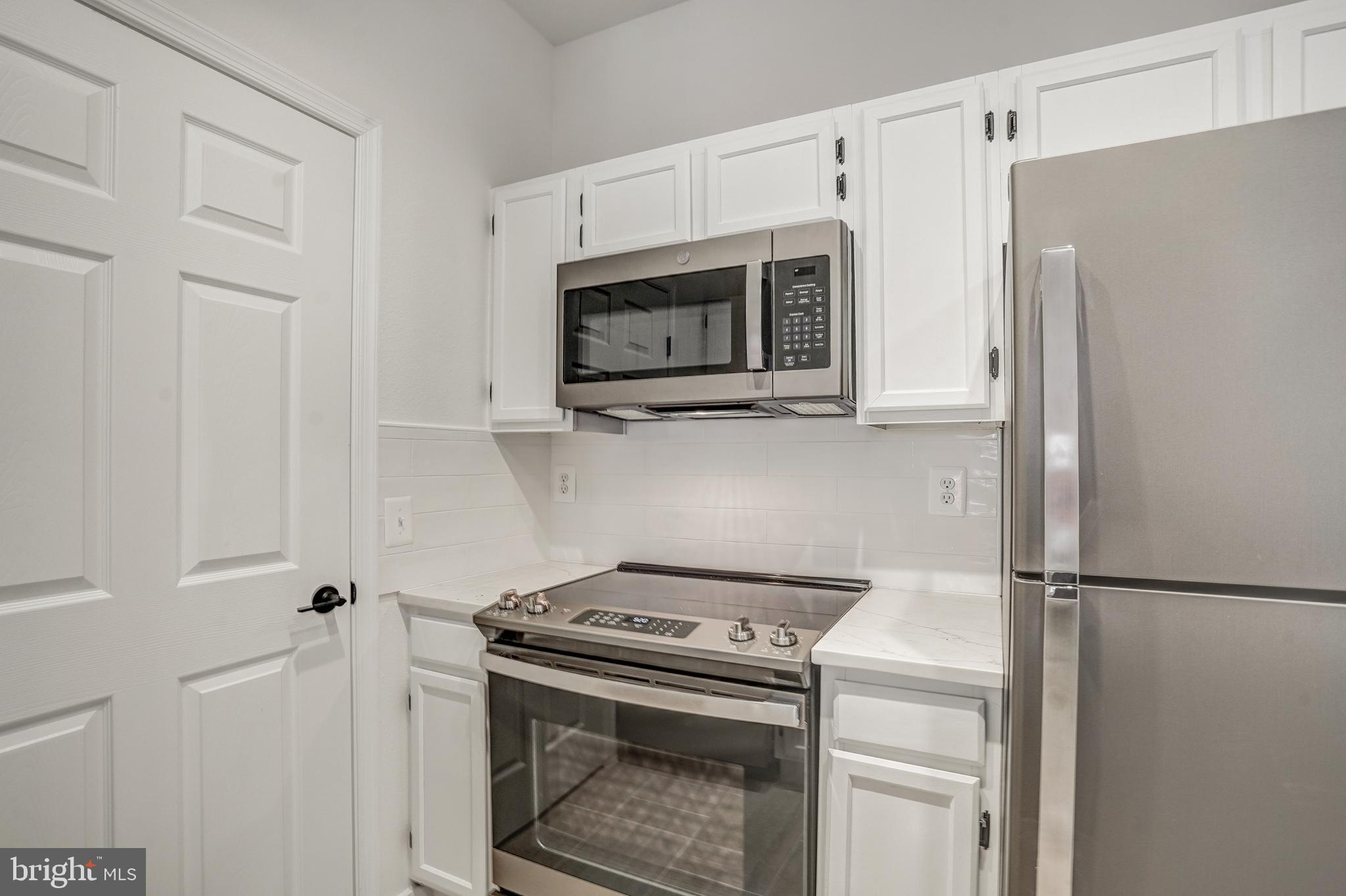 GATES OF MCLEAN - Residential Lease