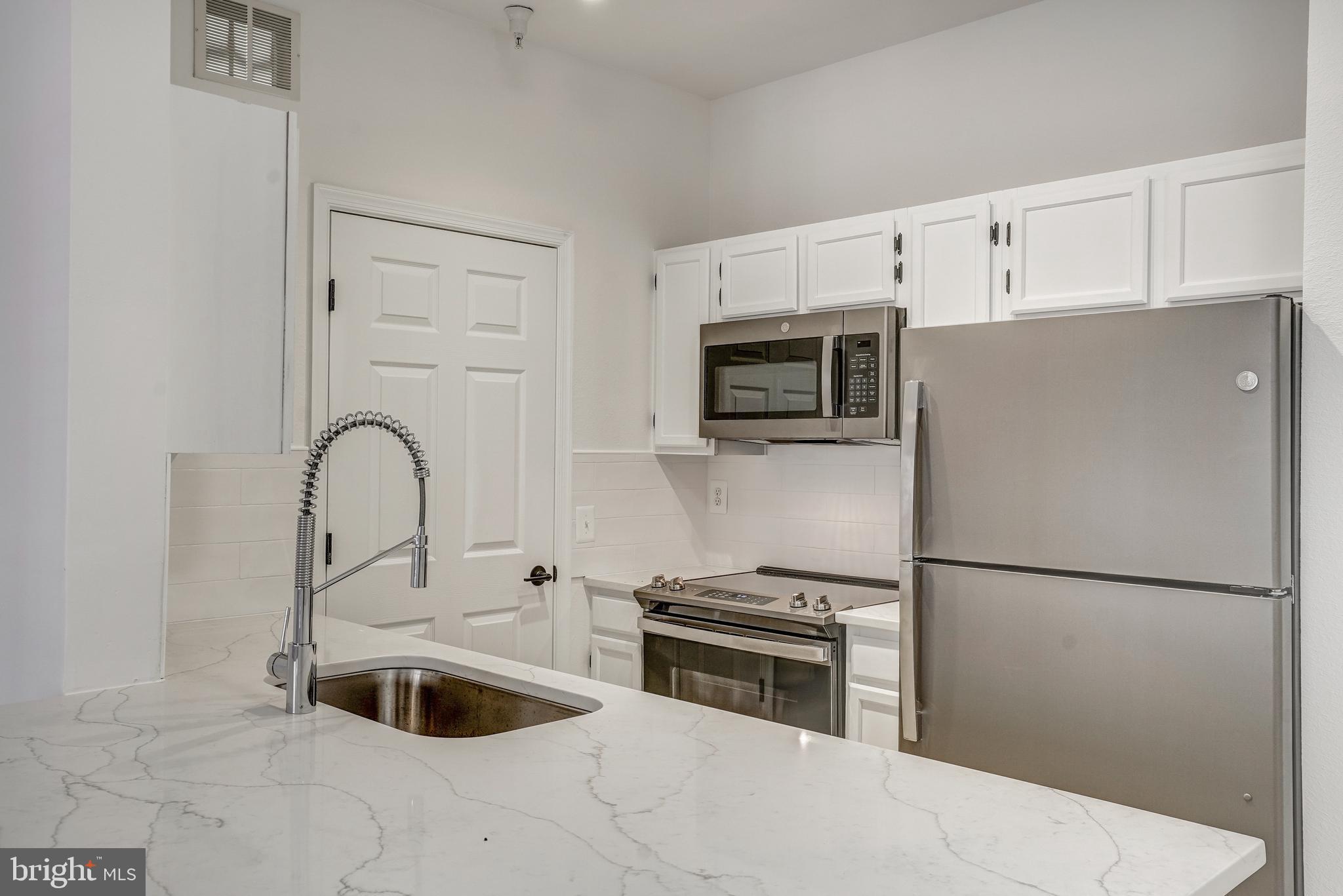 GATES OF MCLEAN - Residential Lease