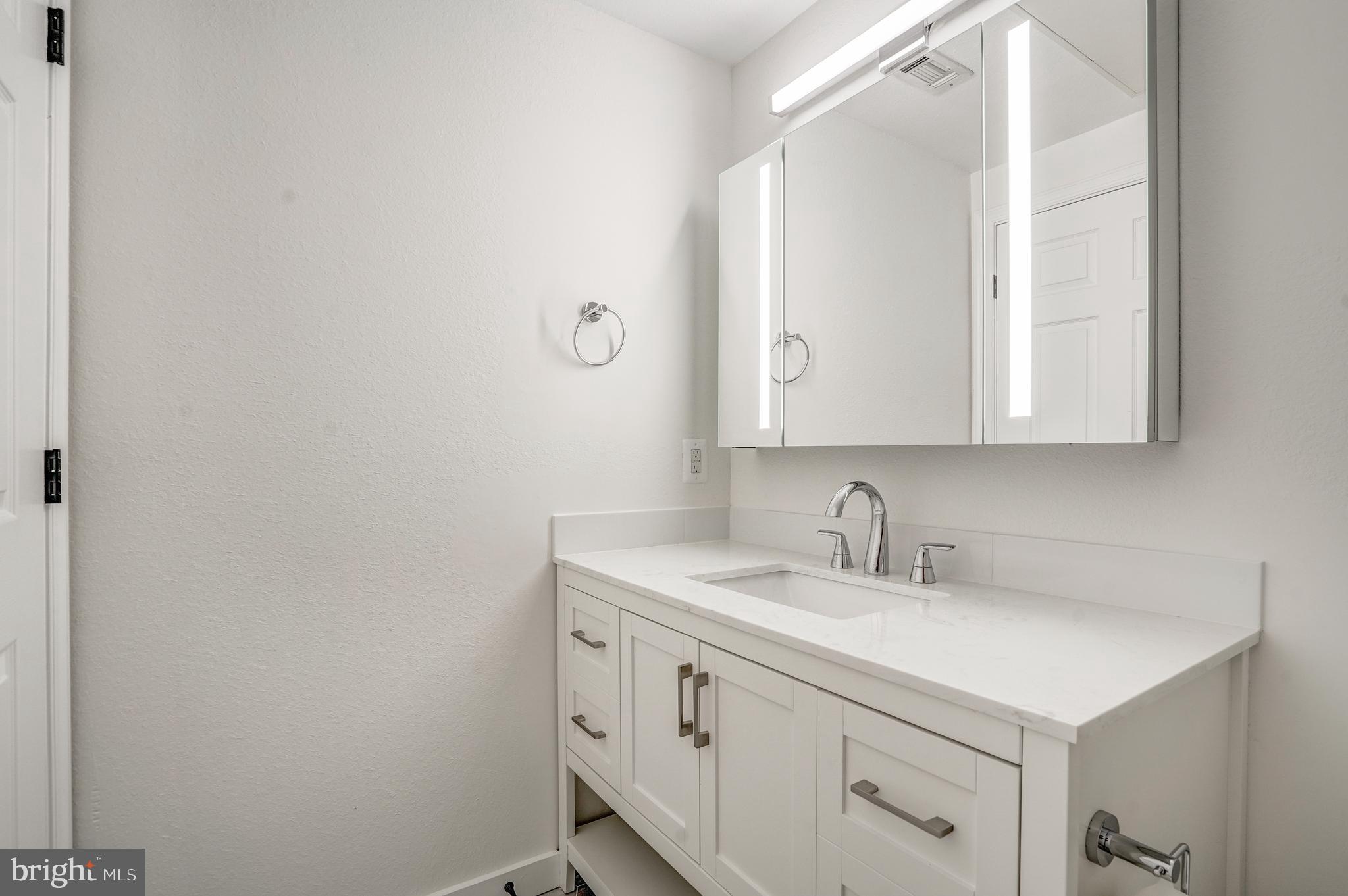 GATES OF MCLEAN - Residential Lease