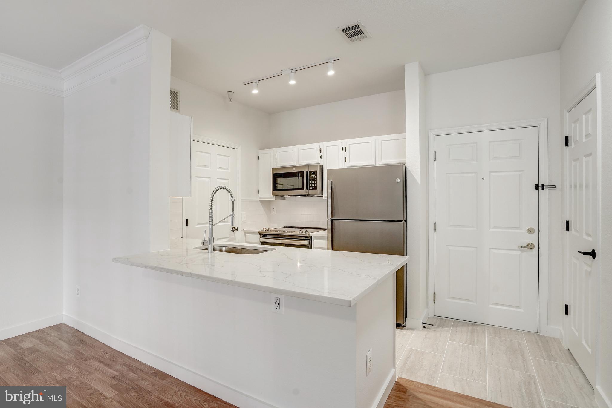 GATES OF MCLEAN - Residential Lease