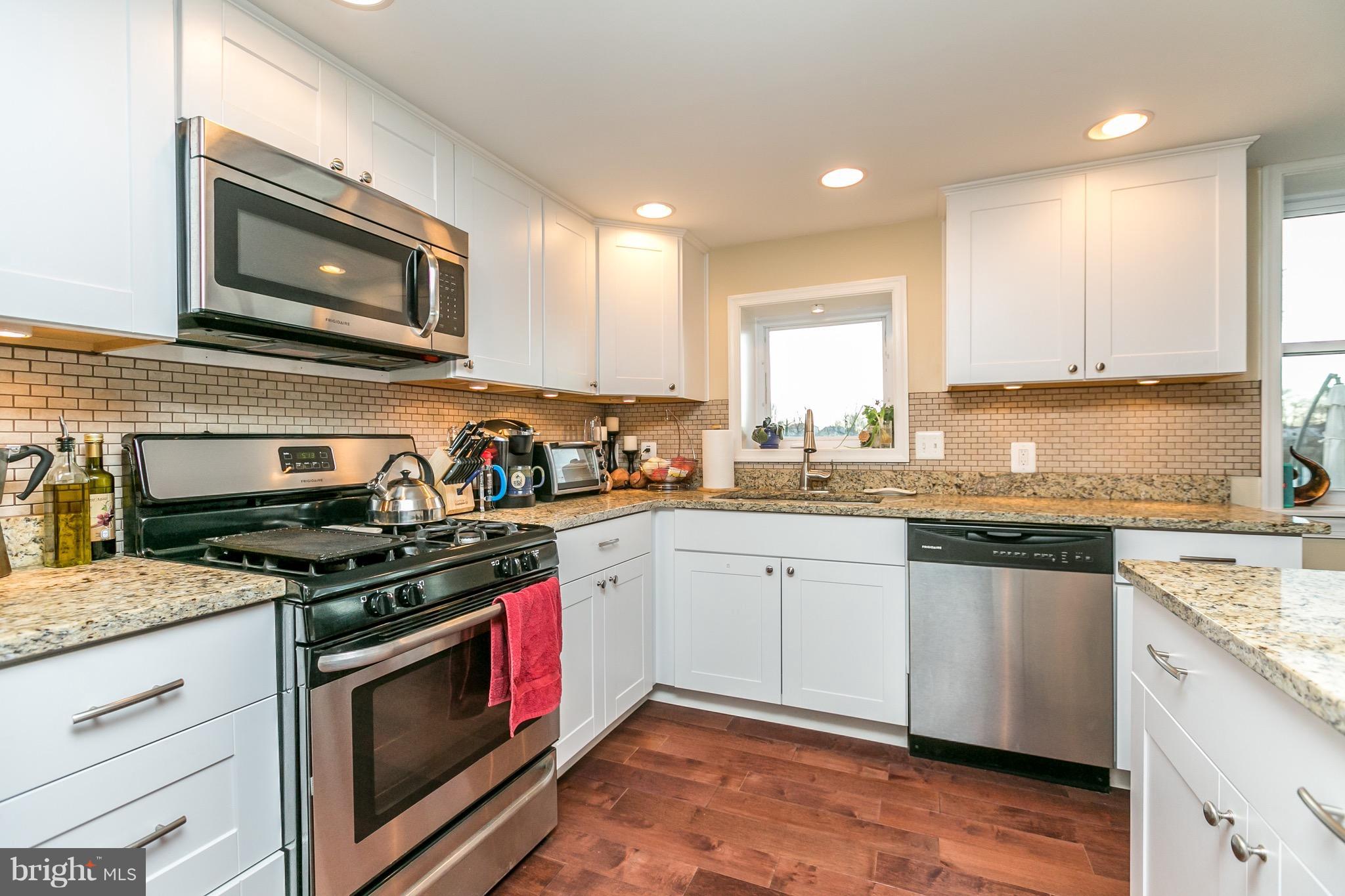 MURRAY POINT - Residential Lease