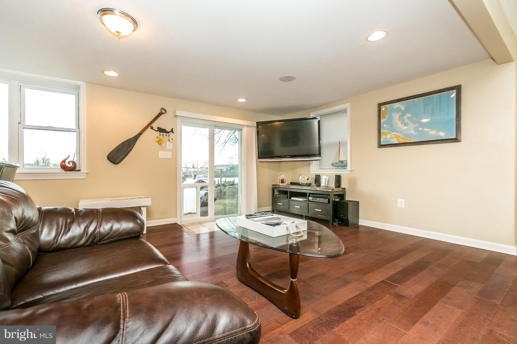 MURRAY POINT - Residential Lease